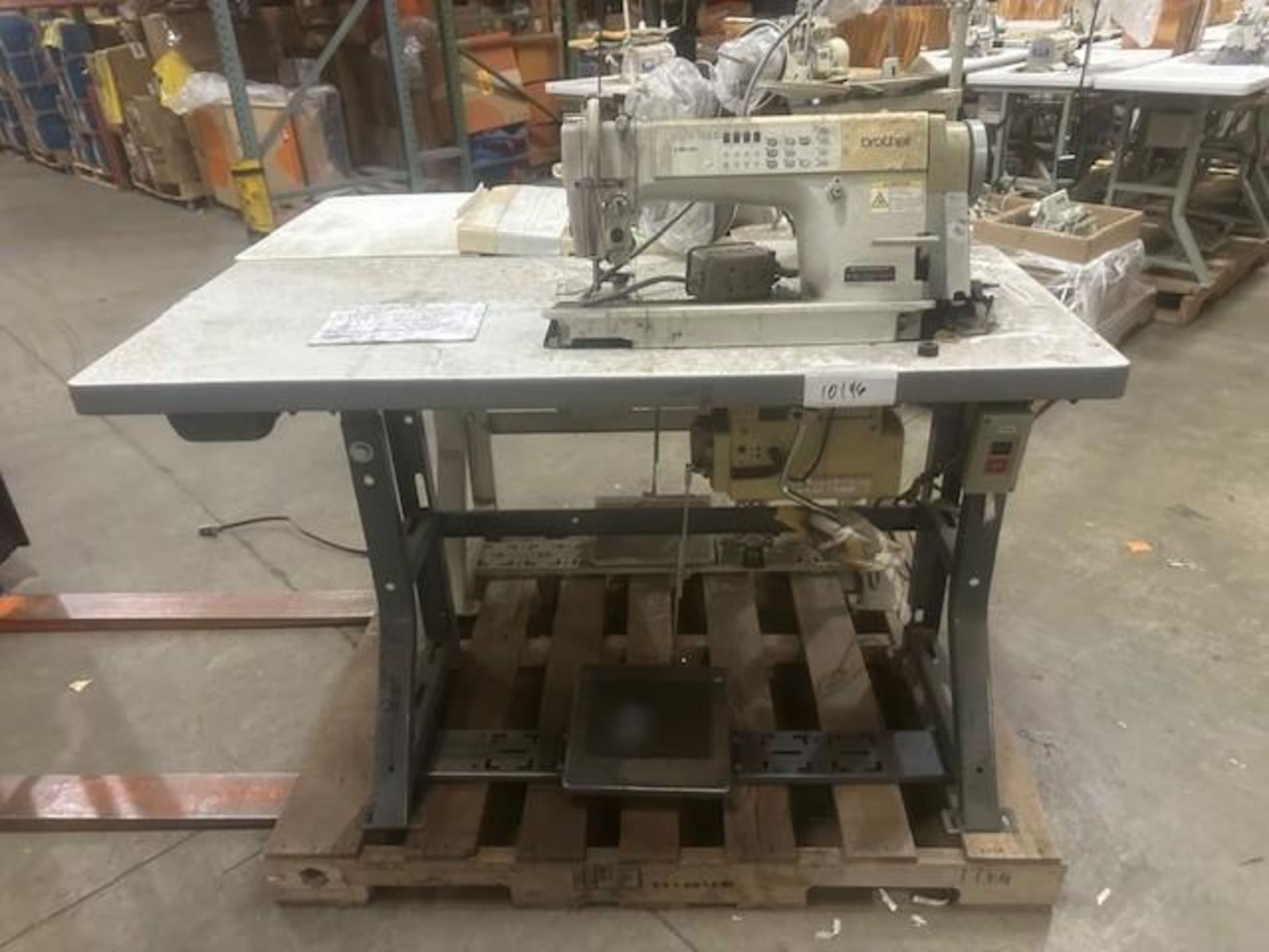 Brother SN-7220-405 Lock Stitch Sewing Machine