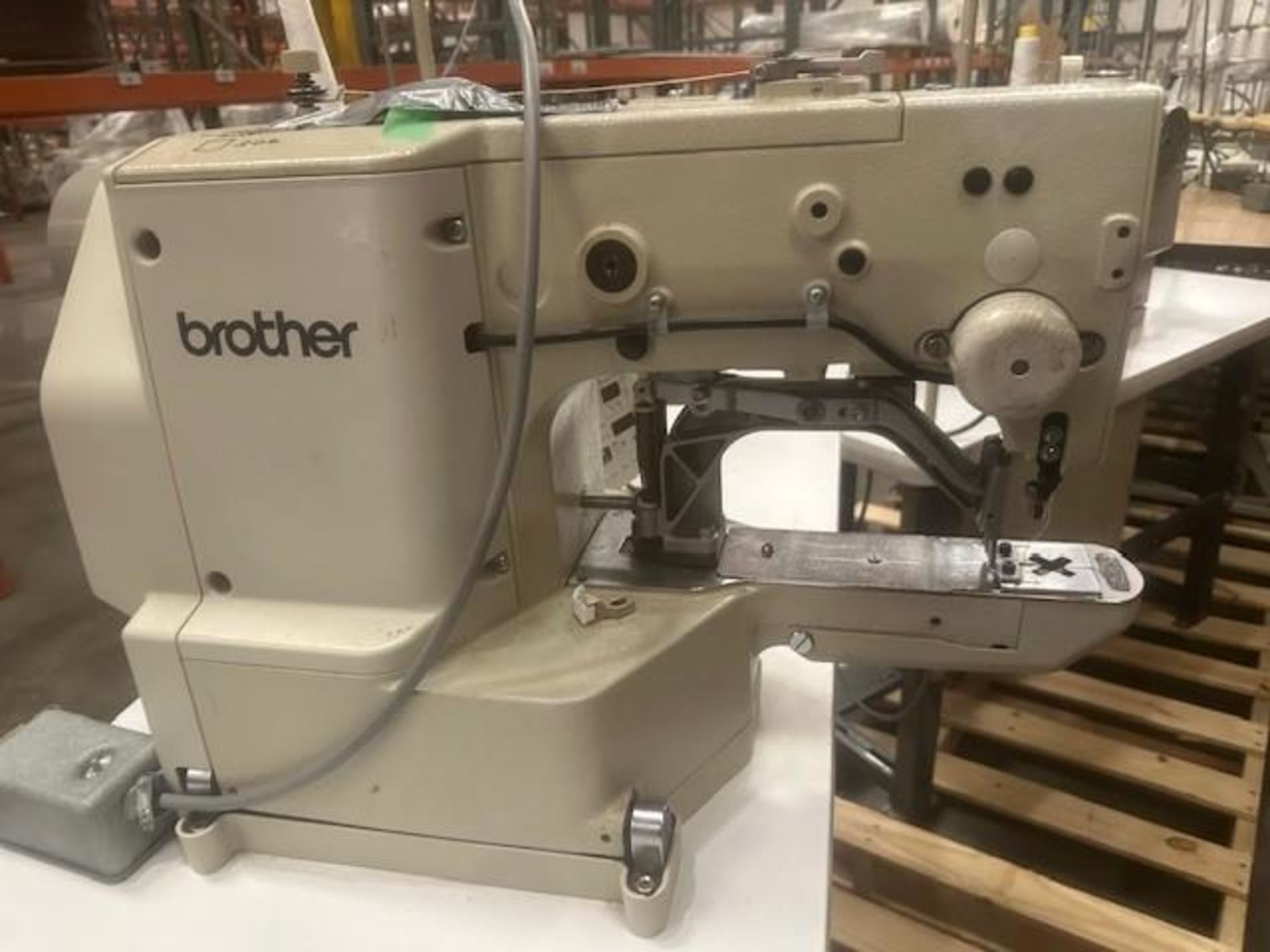 Brother KE-430D-02 Programmable Sewing Machine - Image 4 of 7