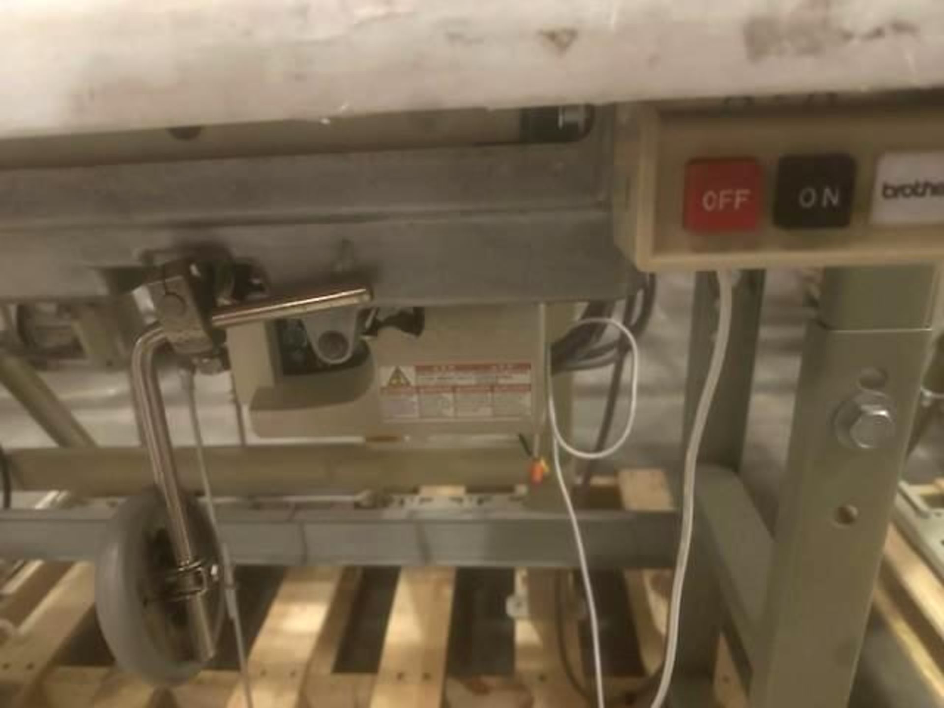 Brother S-7220B-405 Sewing Machine - Image 5 of 6