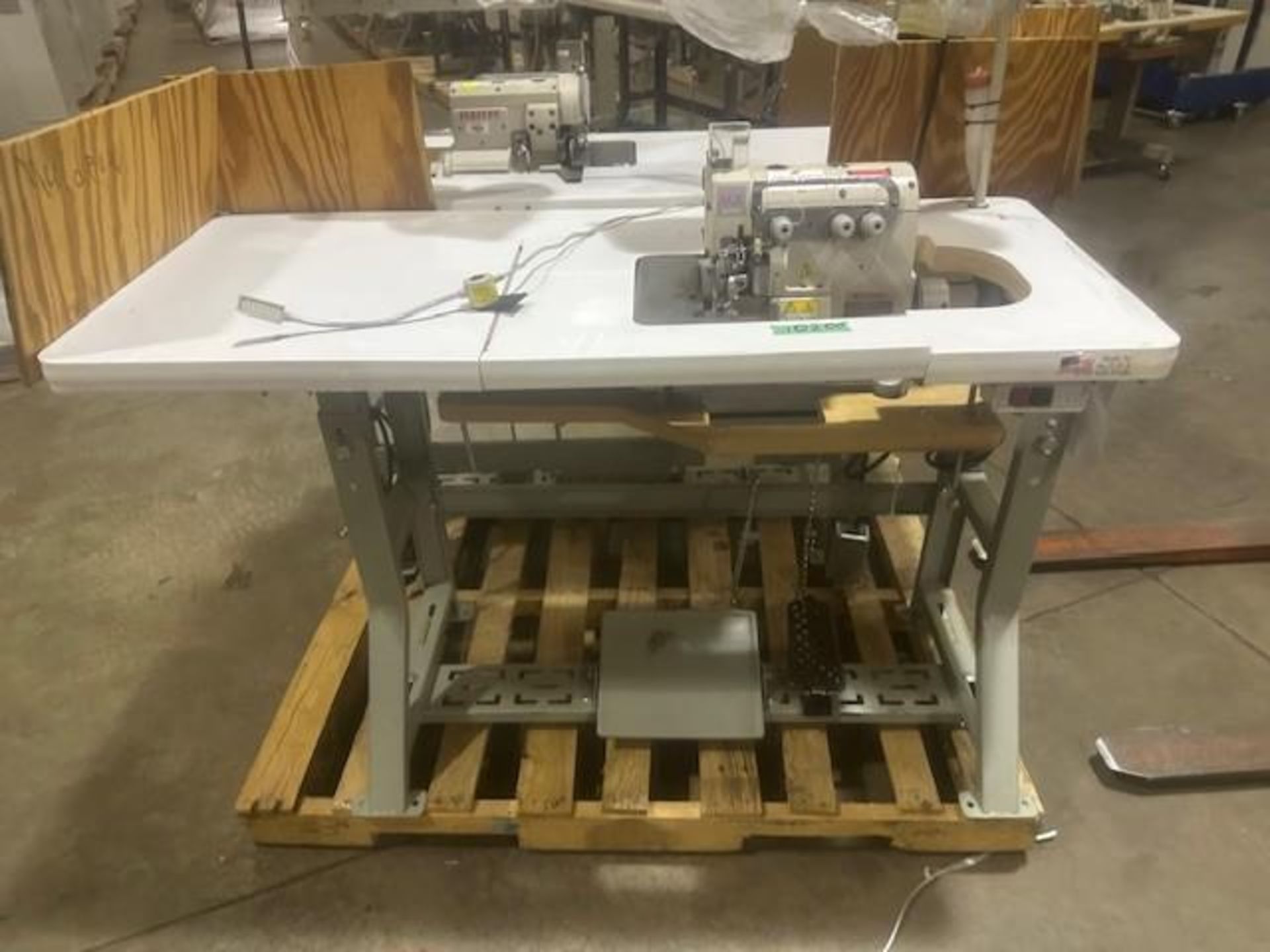 Pegasus MX5204-02-233-4 Serge Sewing Machine