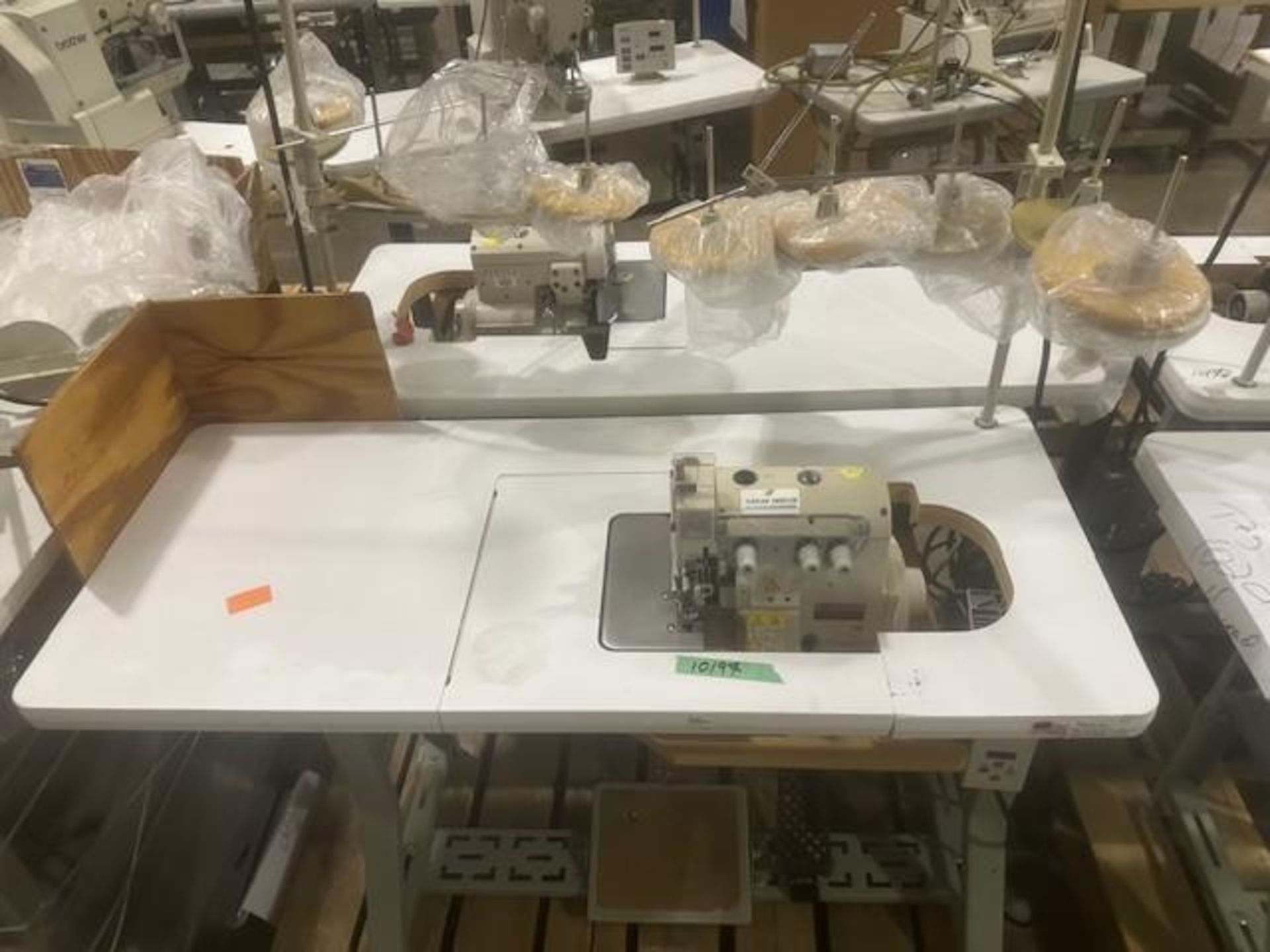 Pegasus MX5204-02-233-4 Serge Sewing Machine - Image 2 of 6