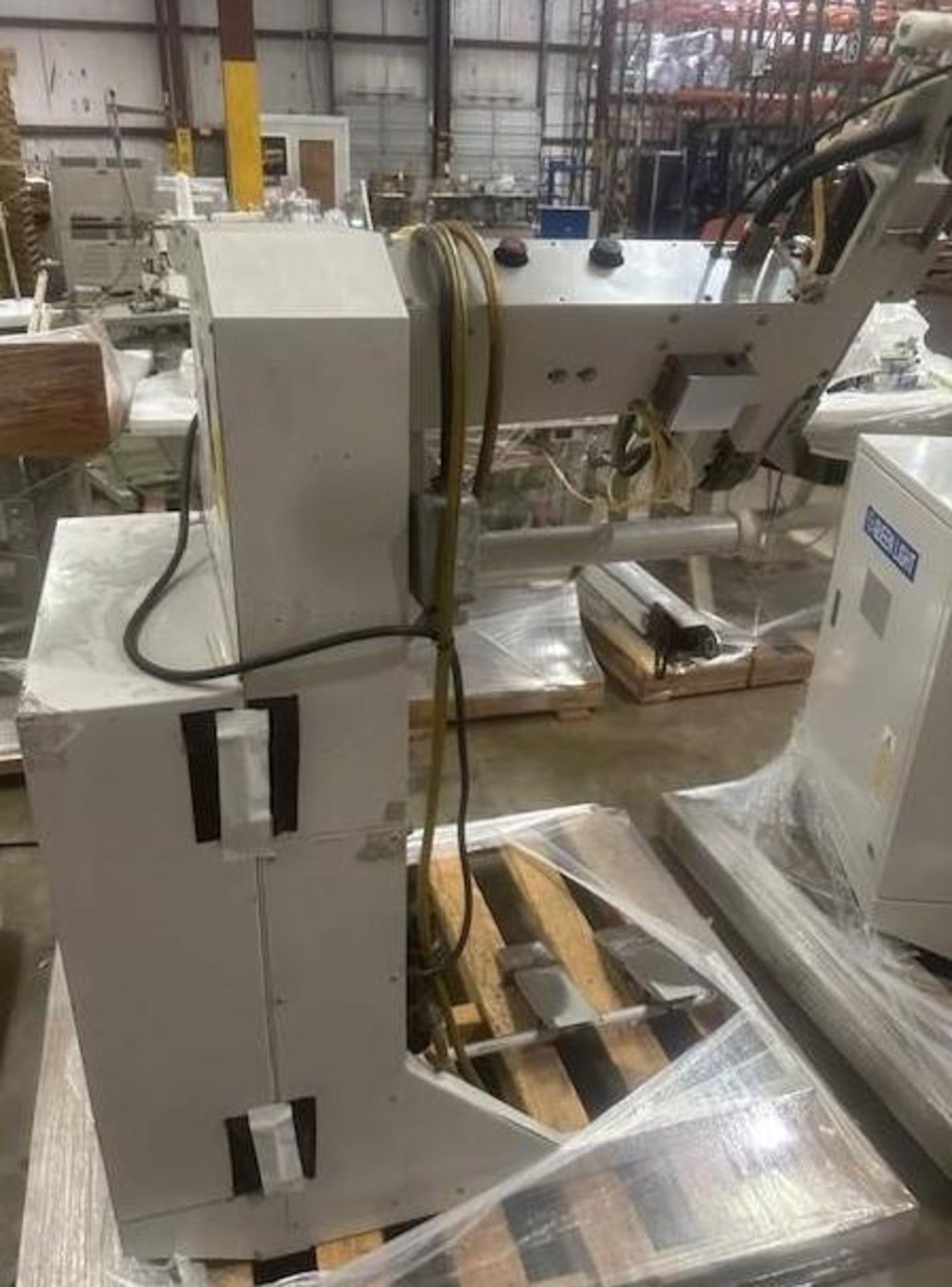 Queen Light QHP-808 Hot Melt Tape Machine - Image 2 of 7