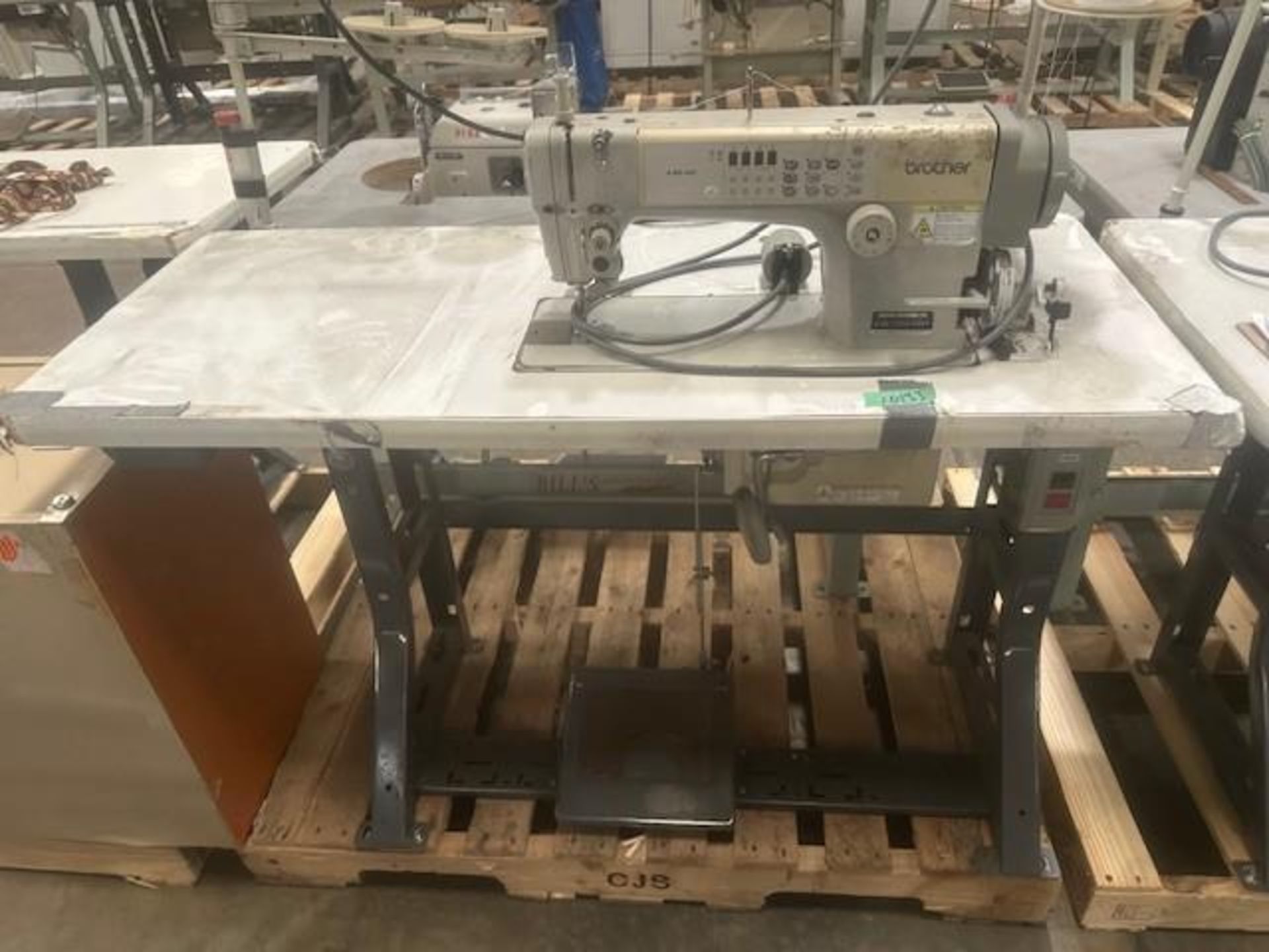 Brother SN-7220-405 Lock Stitch Sewing Machine