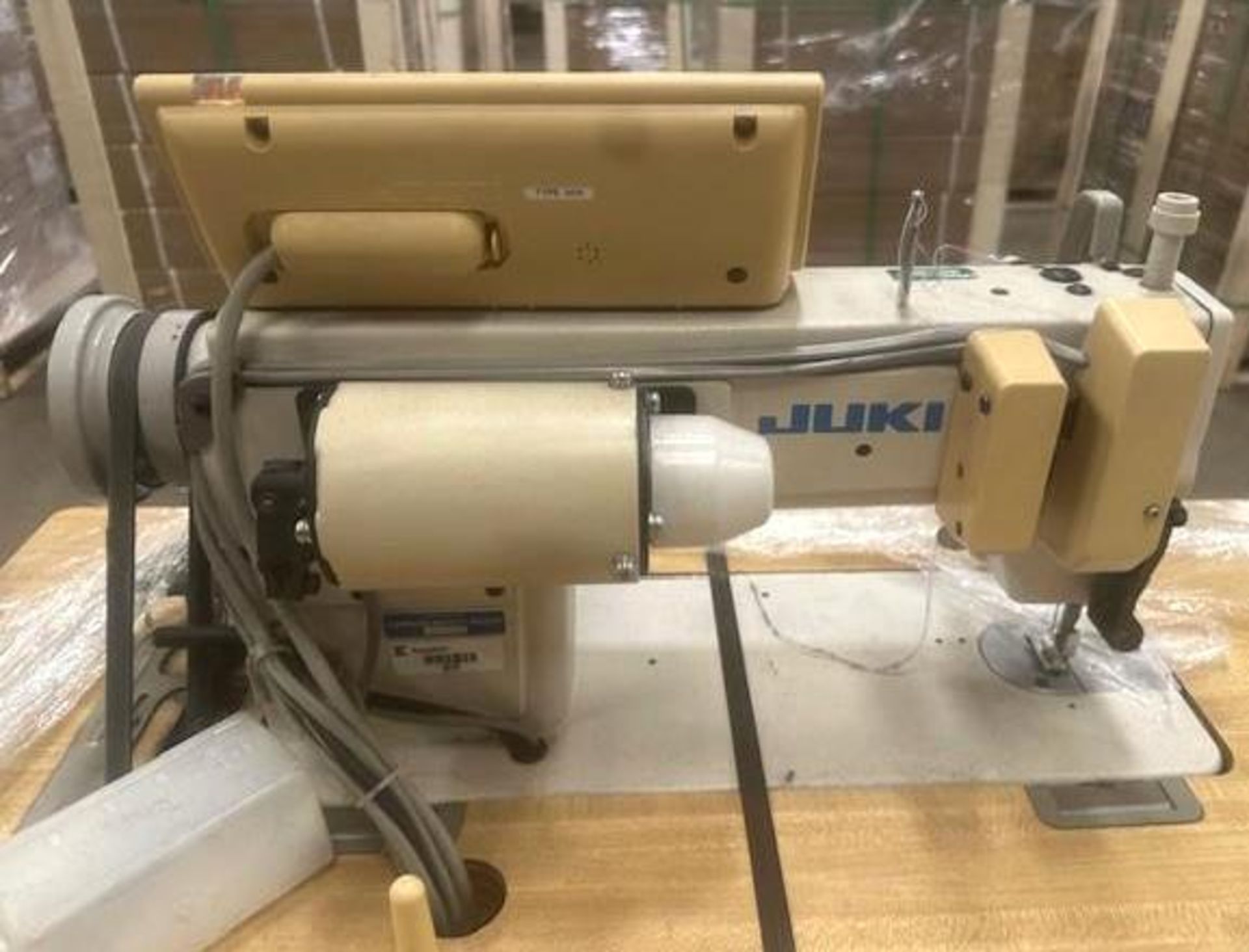 Juki DLN-5410N-7 Lock Stitch Sewing Machine - Image 5 of 8