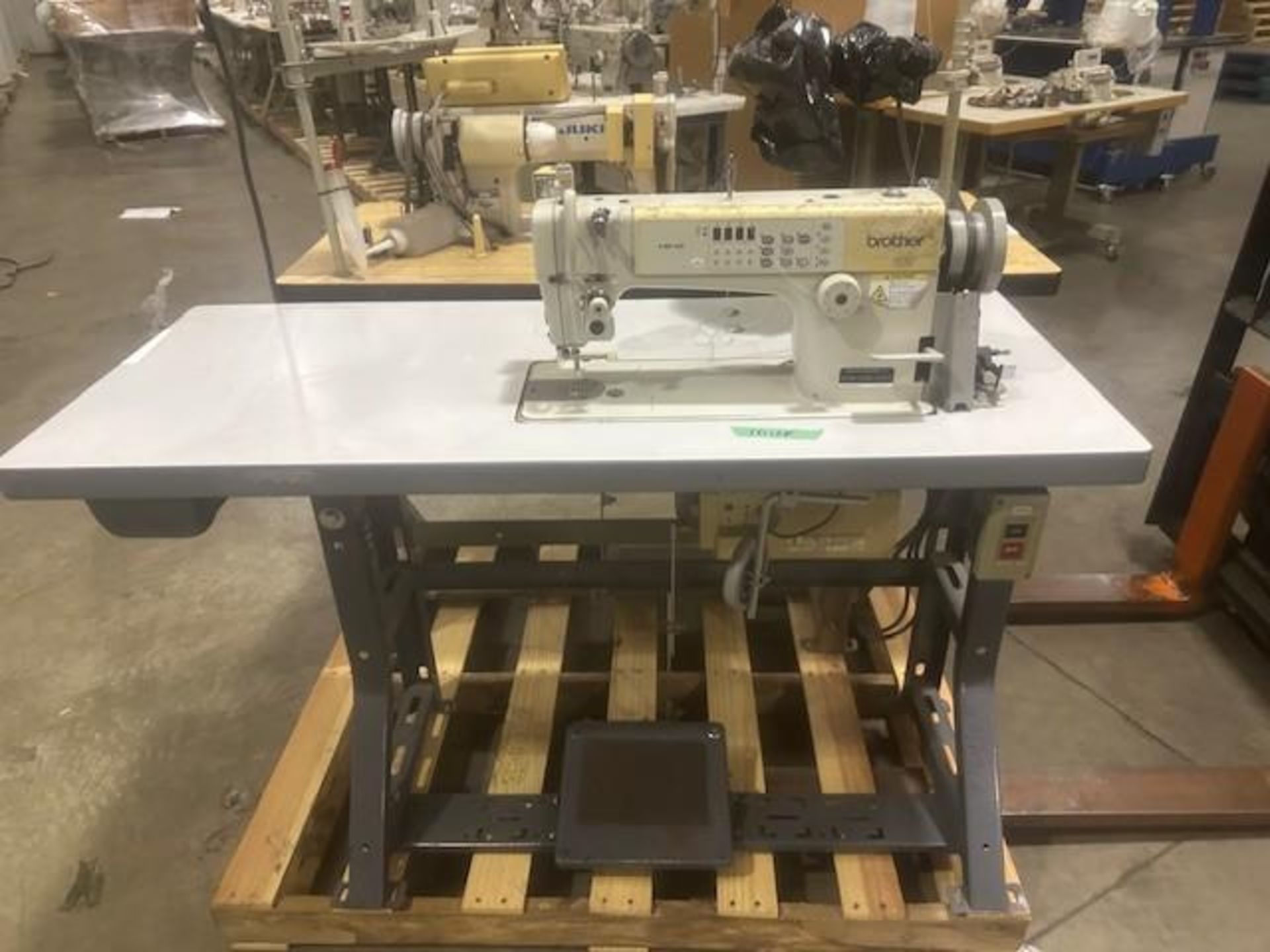 Brother SN-7220-405 Lock Stitch Sewing Machine