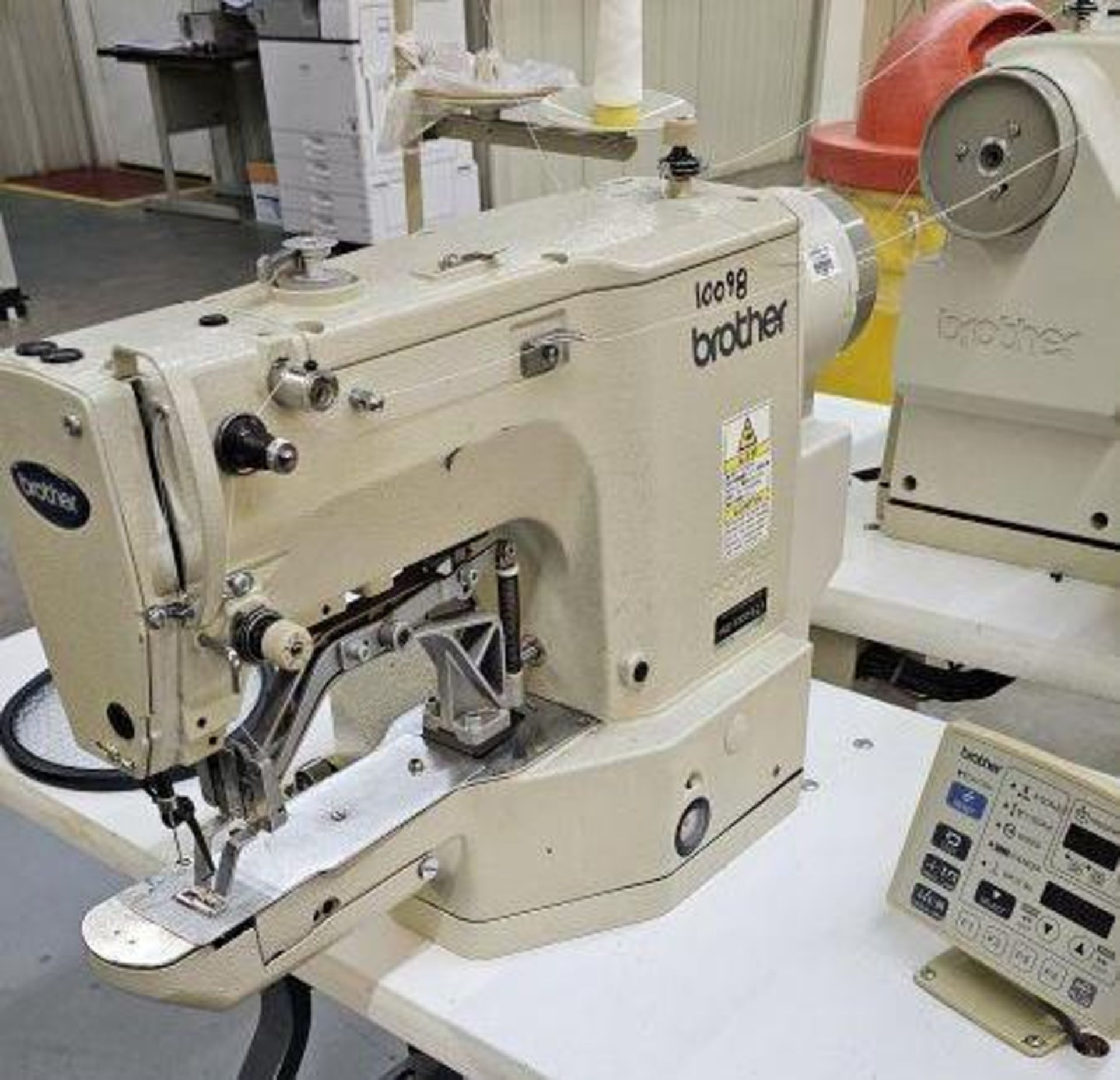 Brother KE-430D-02 Programmable Sewing Machine - Image 5 of 7