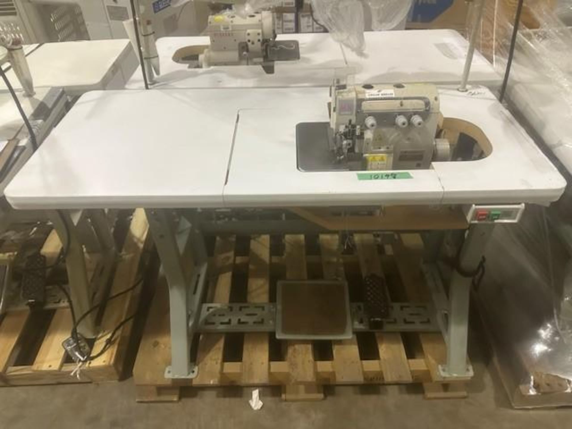 Pegasus MX5204-02-233-4 Serge Sewing Machine