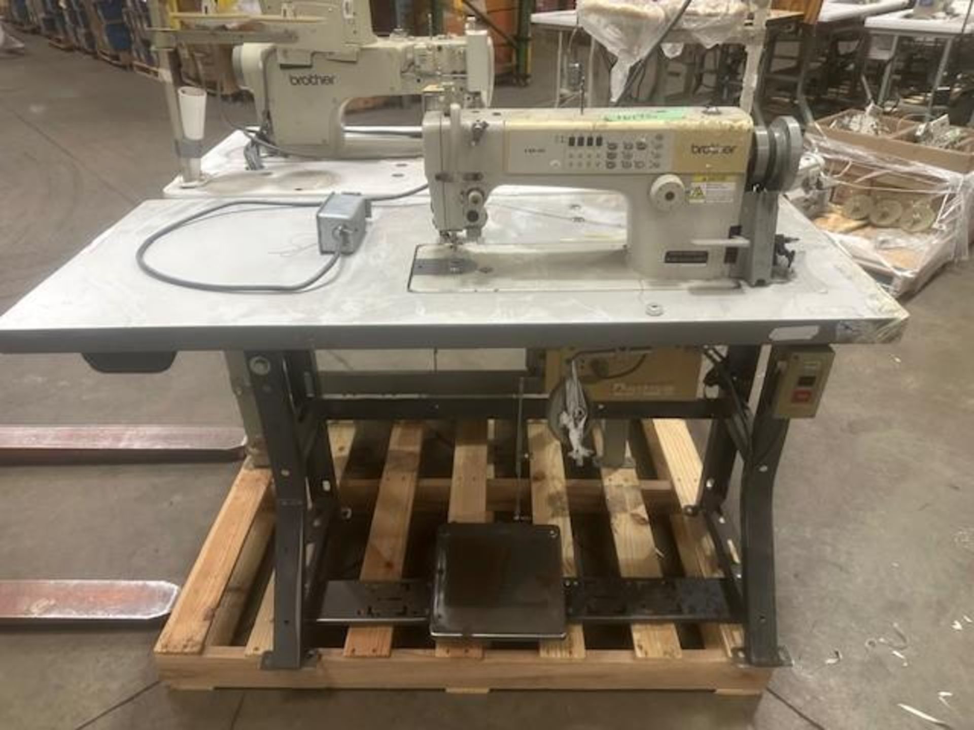 Brother SN-7220-405 Lock Stitch Sewing Machine