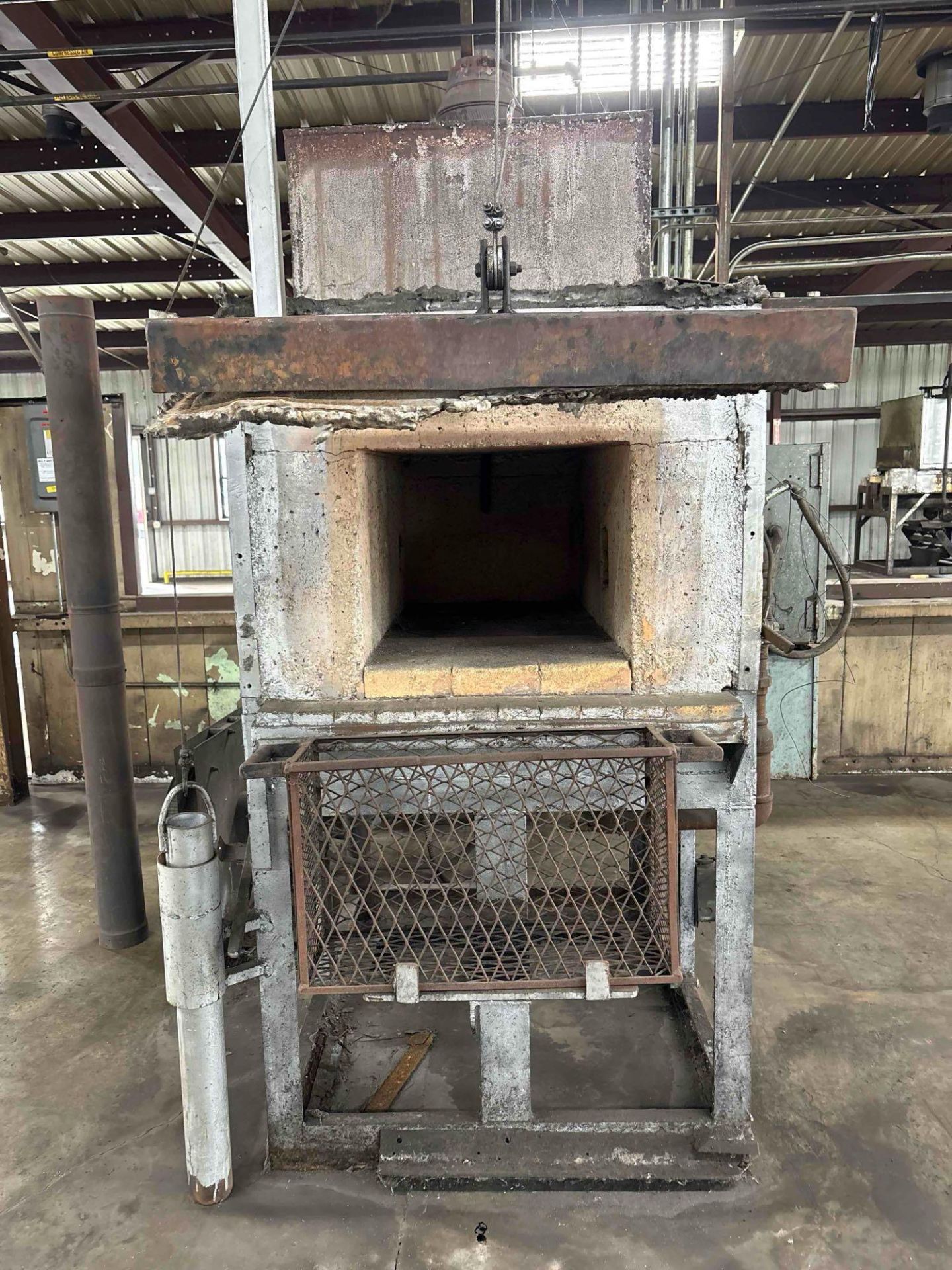 Ajax #20-8-40 Batch Furnace - Image 2 of 13