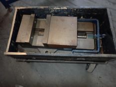 10" Kurt #D100 Milling Vise