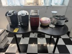 LOT - Kitchen Appliances - Keurigcs, K-Cup Holder, Ice Maker, Cupcake Maker Crock Pot