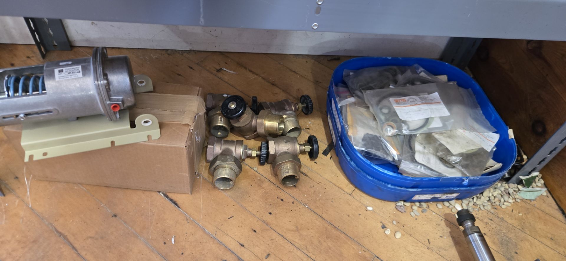 (3) FAIRCHILD MODEL # 10 PNEUMATIC REGULATORS; (1) FAIRCHILD MODEL # 64A PNEUMATIC REGULATORS; (2) - Image 11 of 11