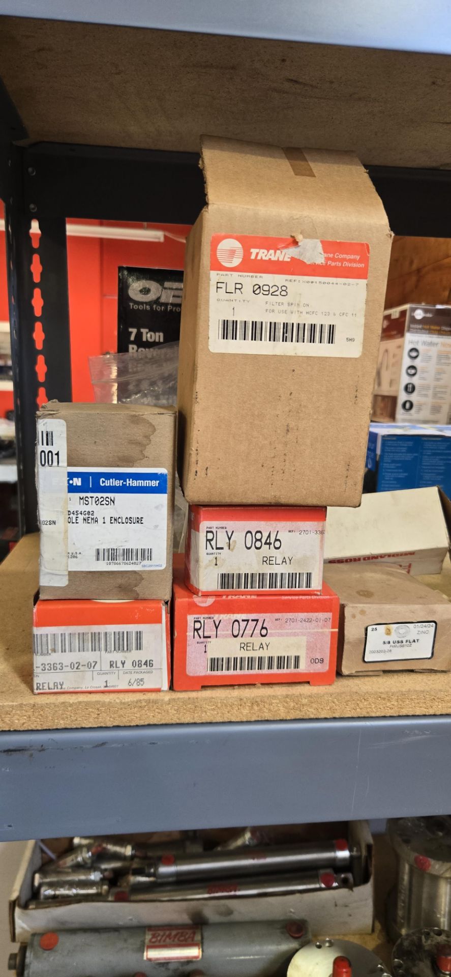(3) FAIRCHILD MODEL # 10 PNEUMATIC REGULATORS; (1) FAIRCHILD MODEL # 64A PNEUMATIC REGULATORS; (2) - Image 8 of 11