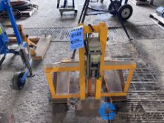 ULINE LIFT TRUCK TYPE BARREL LIFTER