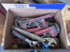 (LOT) PIPE WRENCHES AND ADJUSTABLE WRENCHES