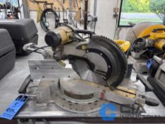 12" DEWALT DOUBLE BEVEL SLIDING COMPOUND MITER SAW
