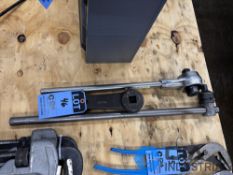 (LOT) MISCELLANEOUS WRENCHES