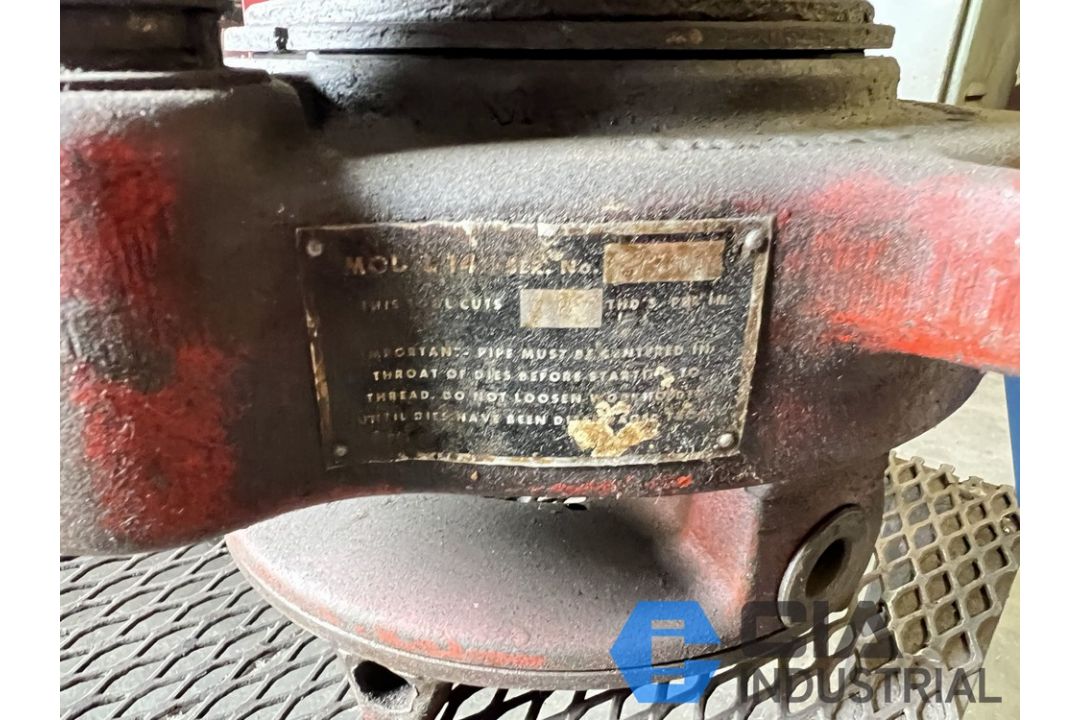 Receding Geared Threaders RIDGID MODEL 141 MANUAL / POWER RECEDING GEARED THREADER