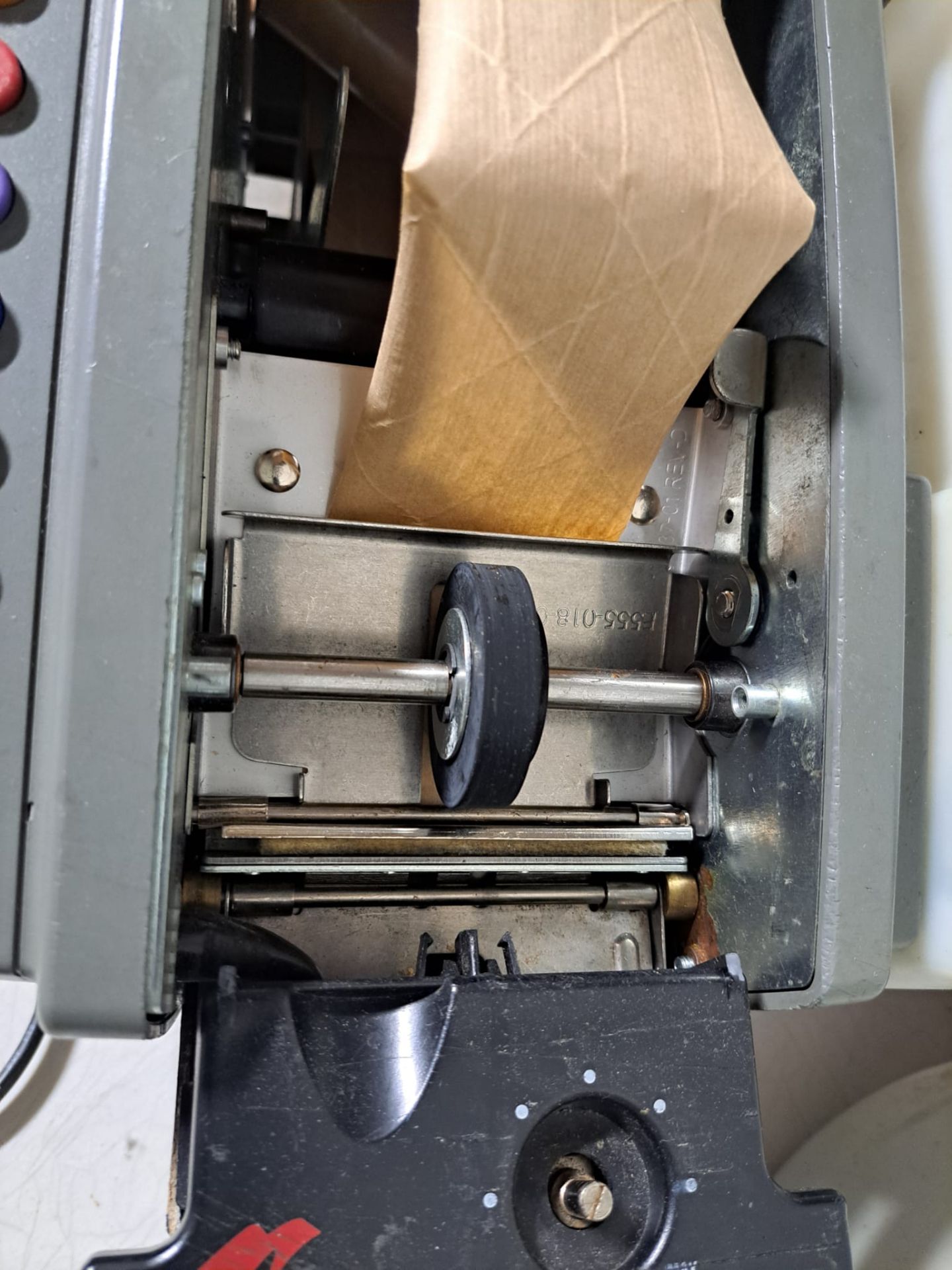 Better Packages Mod. 555eS Electronic Tape Dispenser Holds up to 1,000 ft rolls - Image 5 of 8