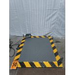 Industrial Floor Scale Mod. KWS-CY300 Diamond Plate Surface
