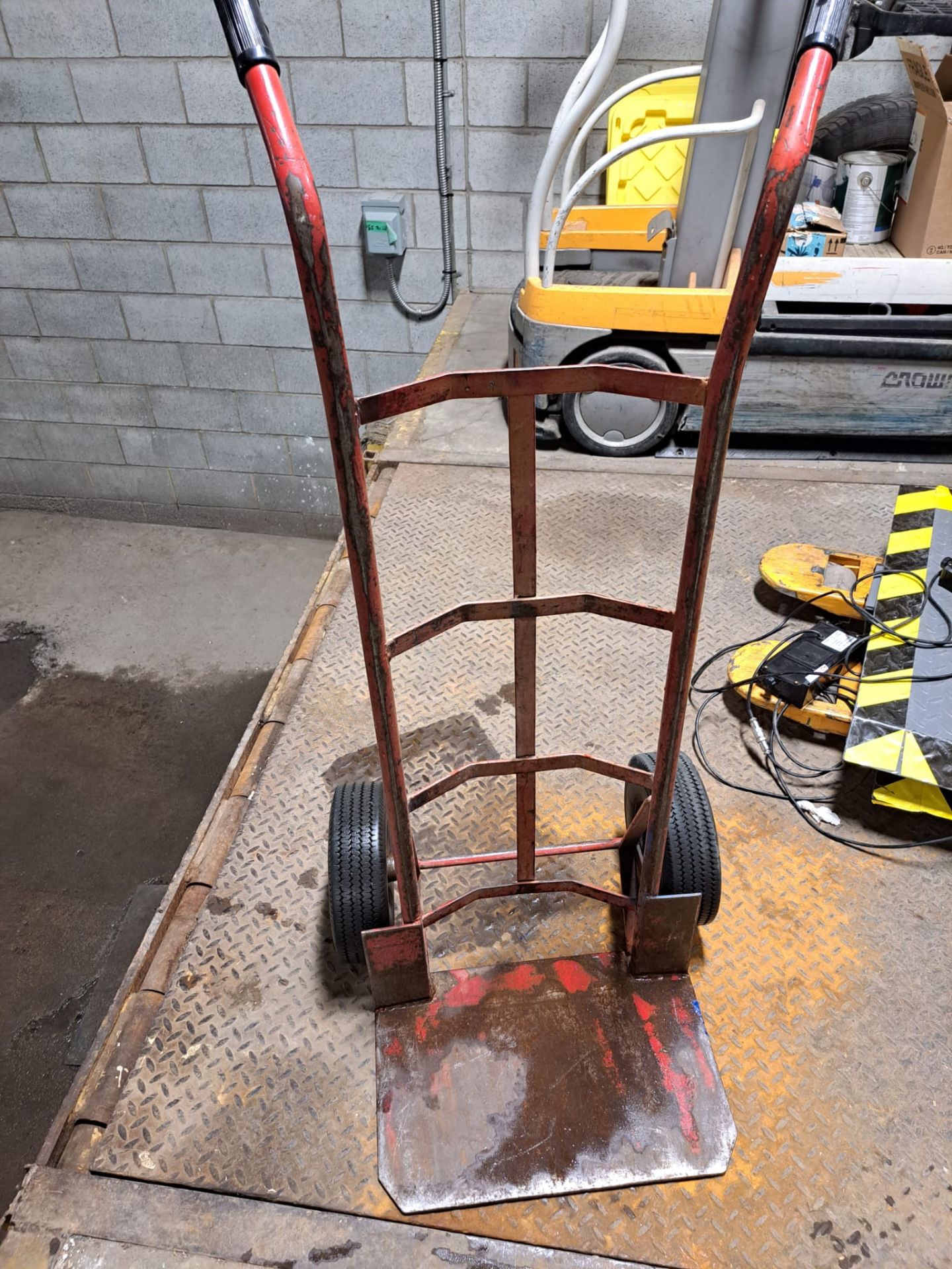 Heavy-Duty Steel Hand Truck