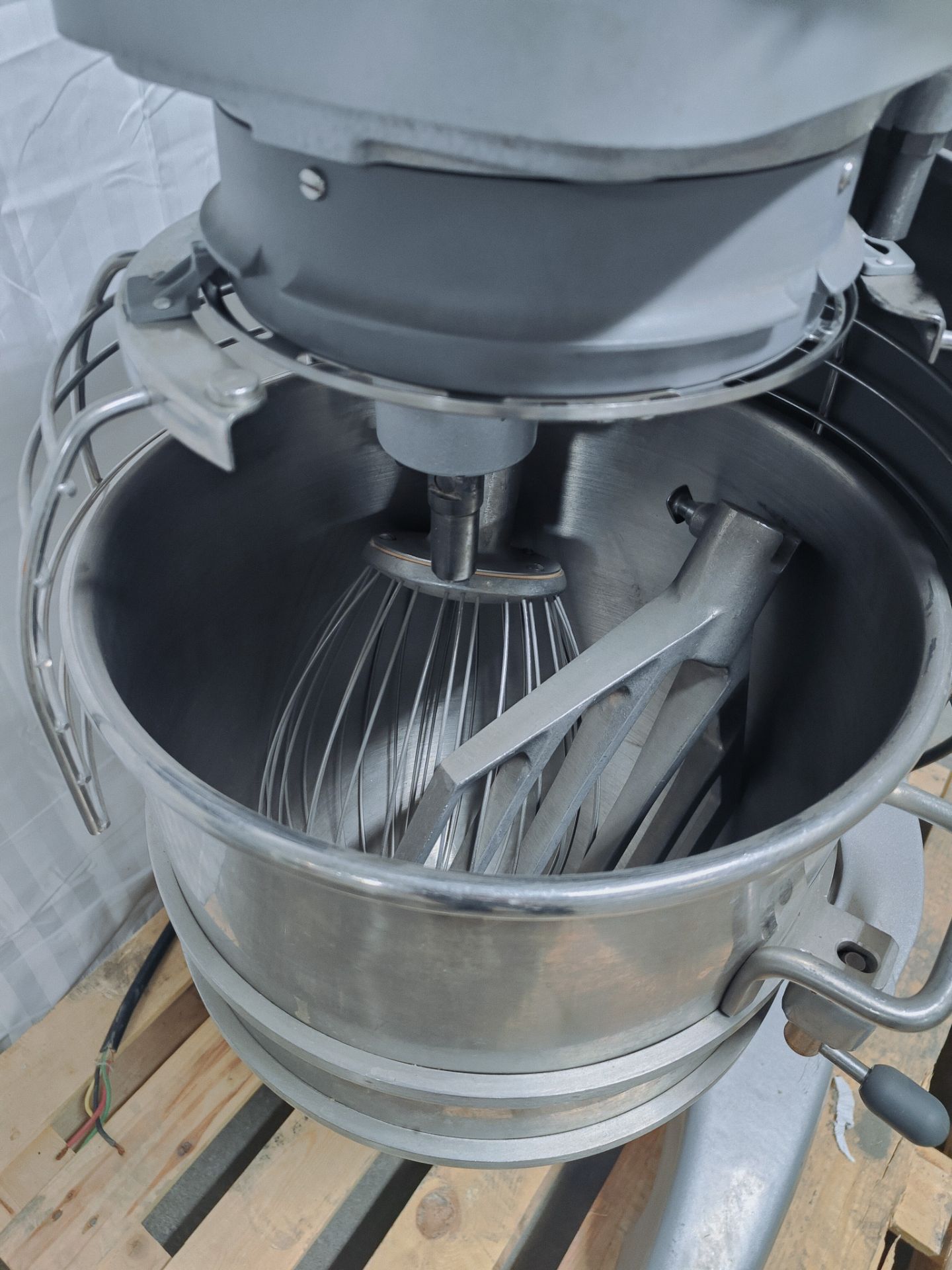 Hobart Mod. HL400 Planetary Floor Mixer with Guard & Bowl Serial: 31-1523-473 Specs: 1.5 HP, 50/60Hz - Image 5 of 13