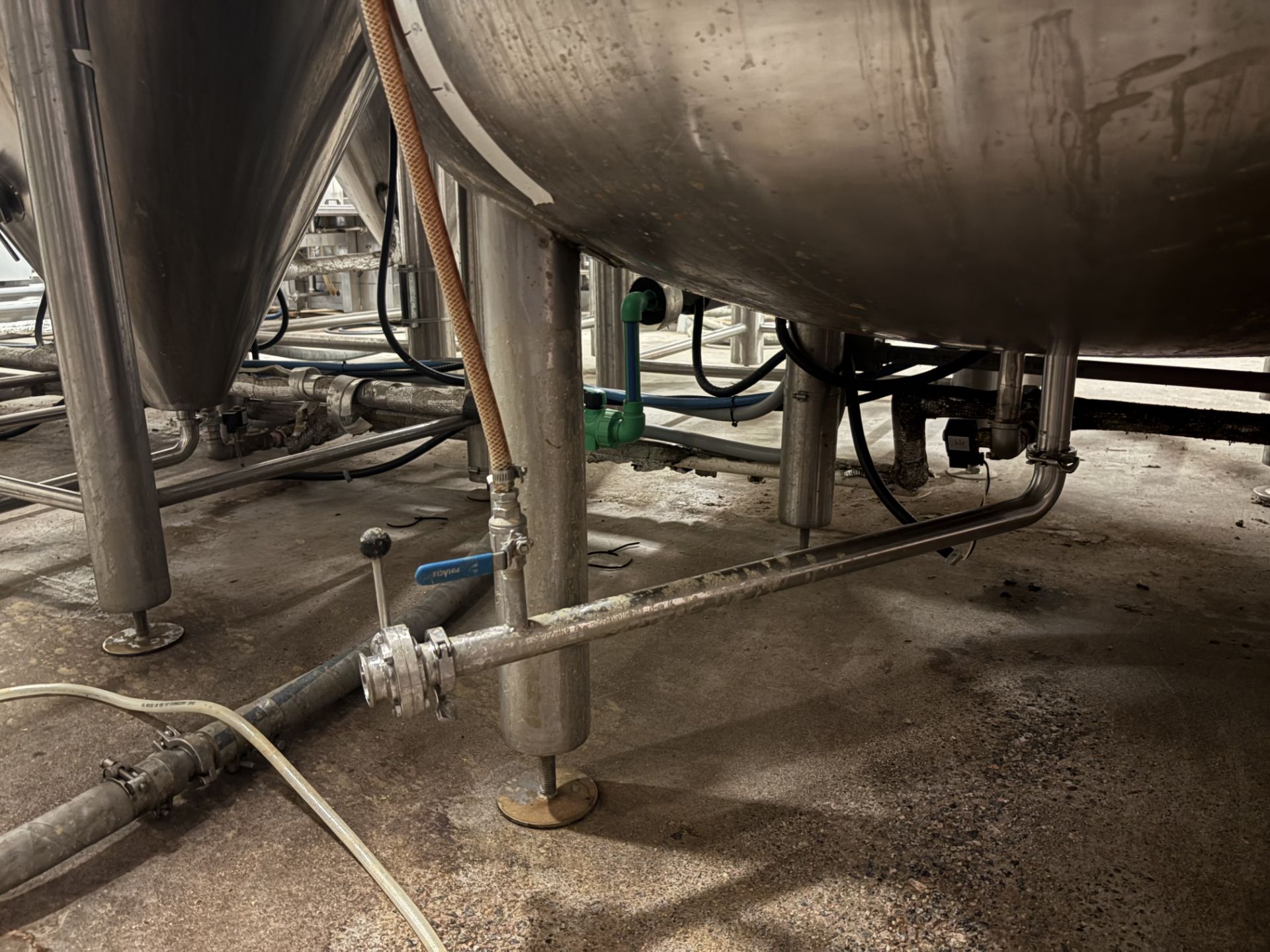 2,000 Litre HGMC SS304 Double Jacketed Brite Beer Tank / BBT (2016) - Image 3 of 7