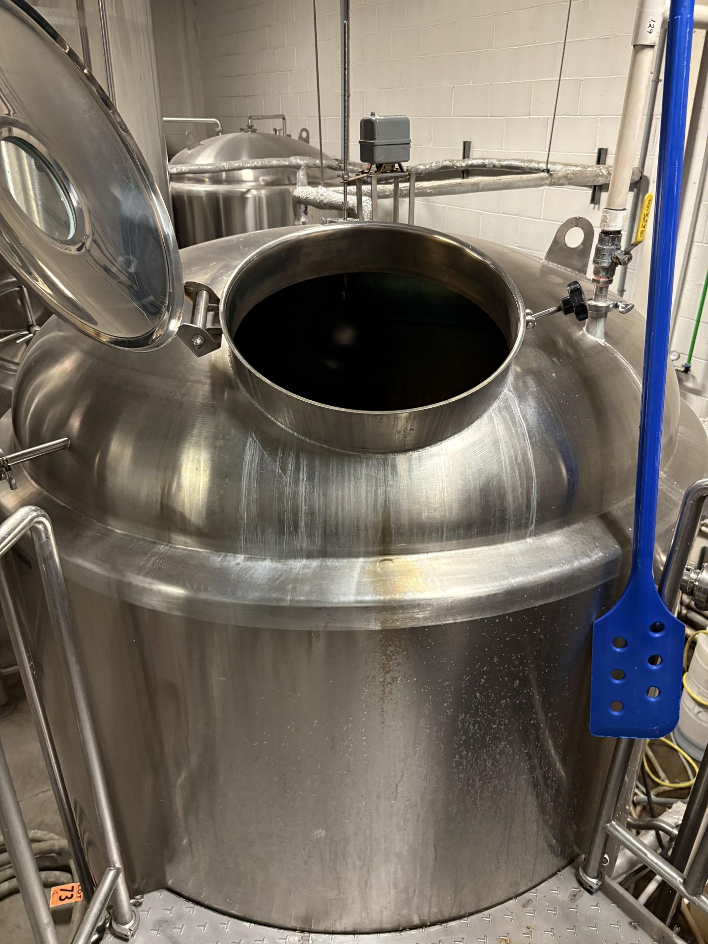 *BULK LOT* Complete 2016 HGMC Brewhouse w/ Mash & Lauter Tuns, Heat Tank, Plate Exchanger, Platform - Image 18 of 51