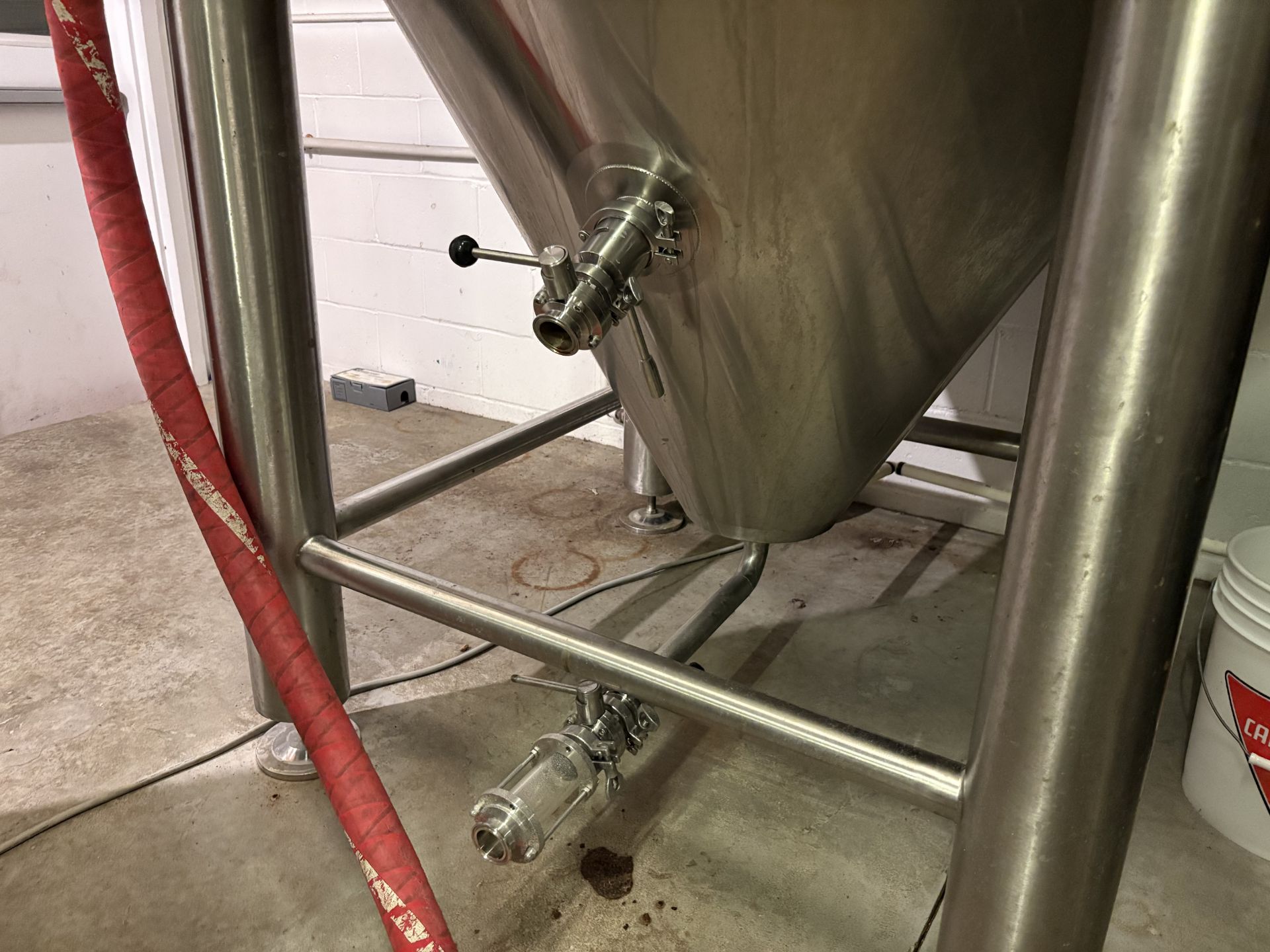 2023 HGMC 2,000 Litre SS304L Cone-Bottom, Double Jacketed Fermentation Tank - Image 4 of 6