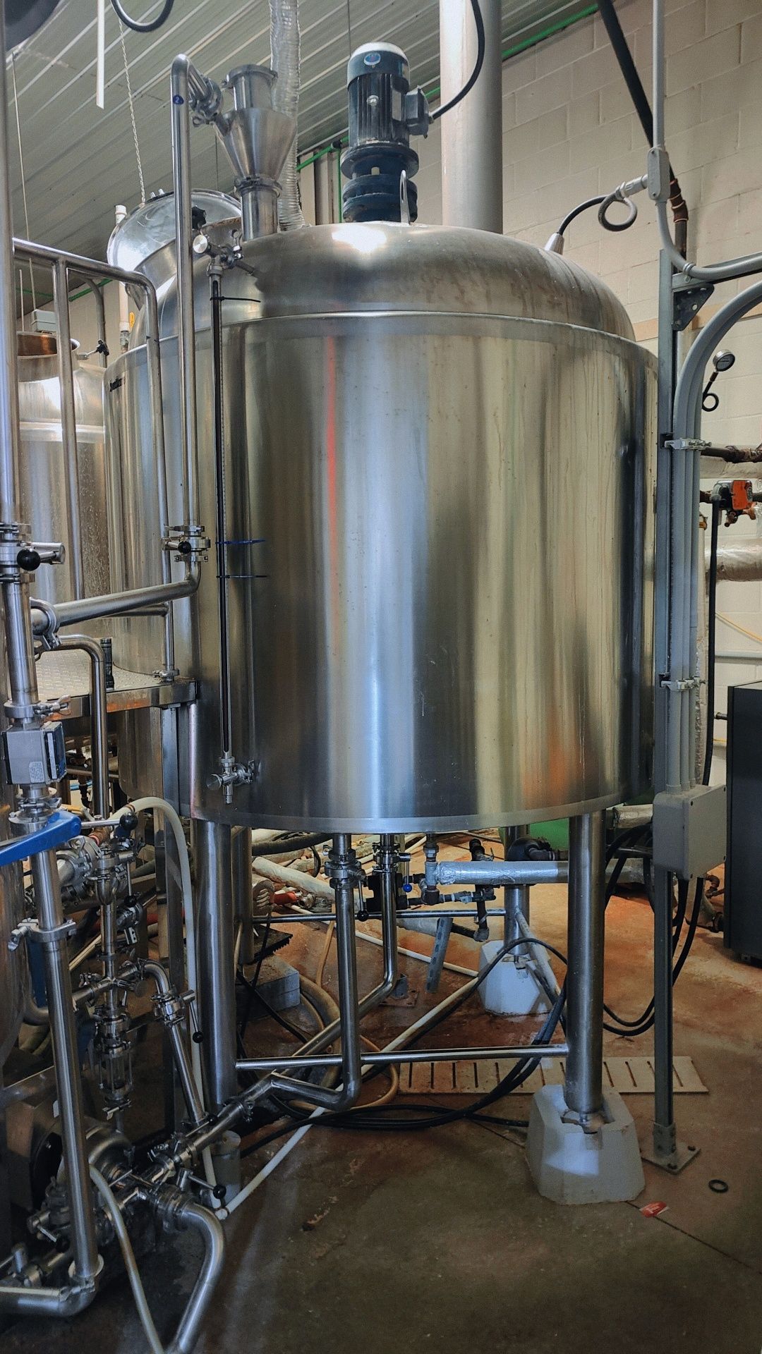 *BULK LOT* Complete 2016 HGMC Brewhouse w/ Mash & Lauter Tuns, Heat Tank, Plate Exchanger, Platform - Image 5 of 51