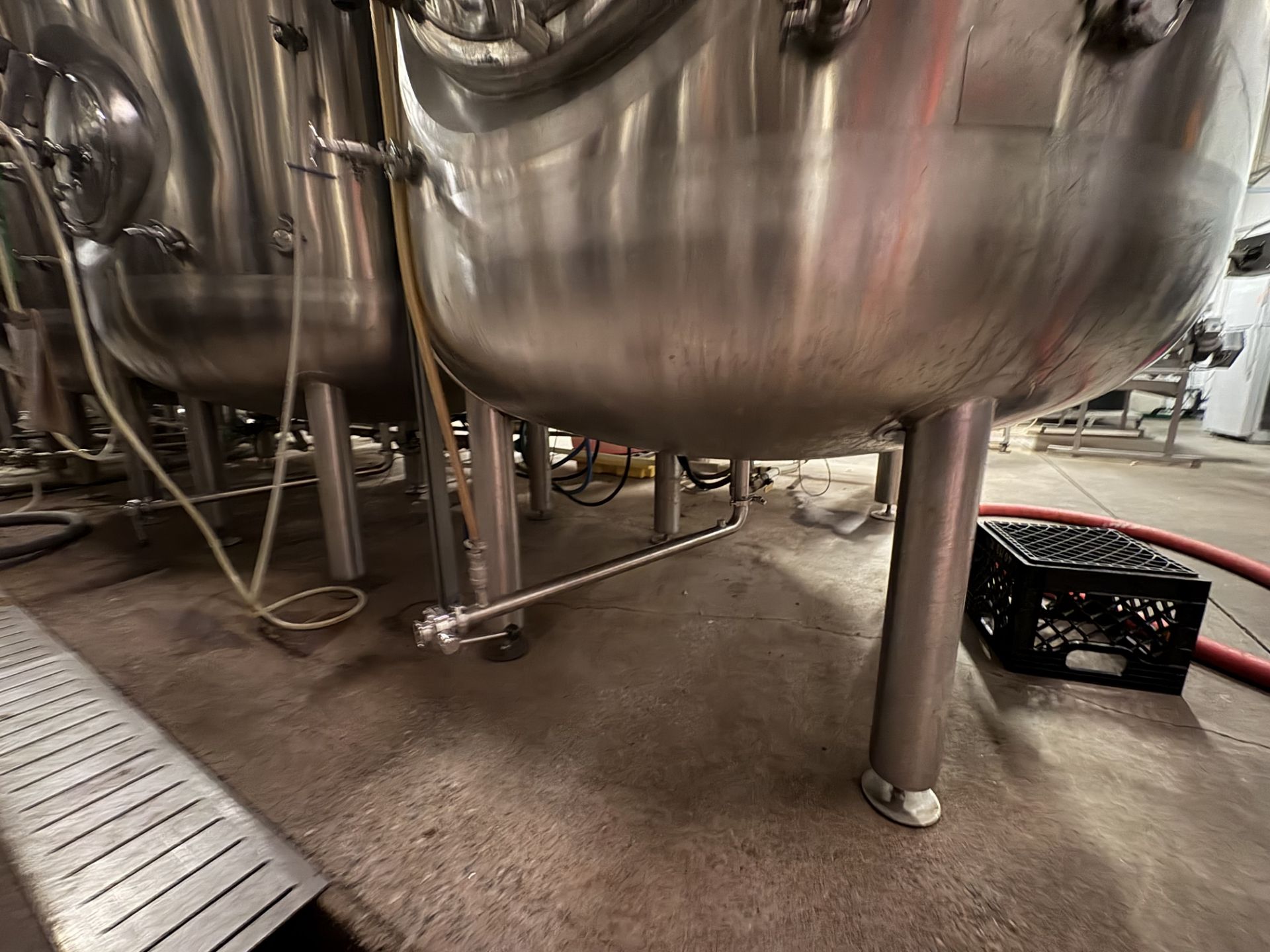 2000 Litre HGMC SS304L Double Jacketed Brite Beer Tank (2016) - Image 5 of 9