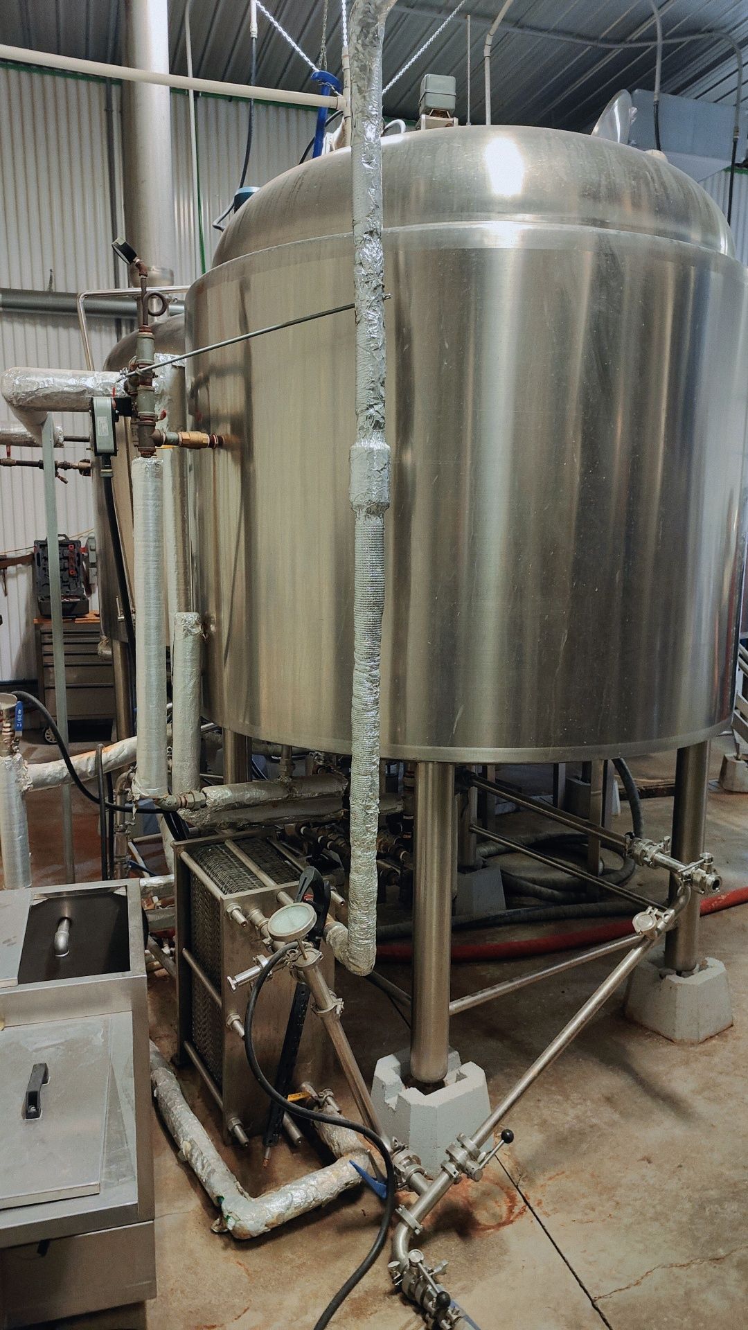 *BULK LOT* Complete 2016 HGMC Brewhouse w/ Mash & Lauter Tuns, Heat Tank, Plate Exchanger, Platform - Image 8 of 51
