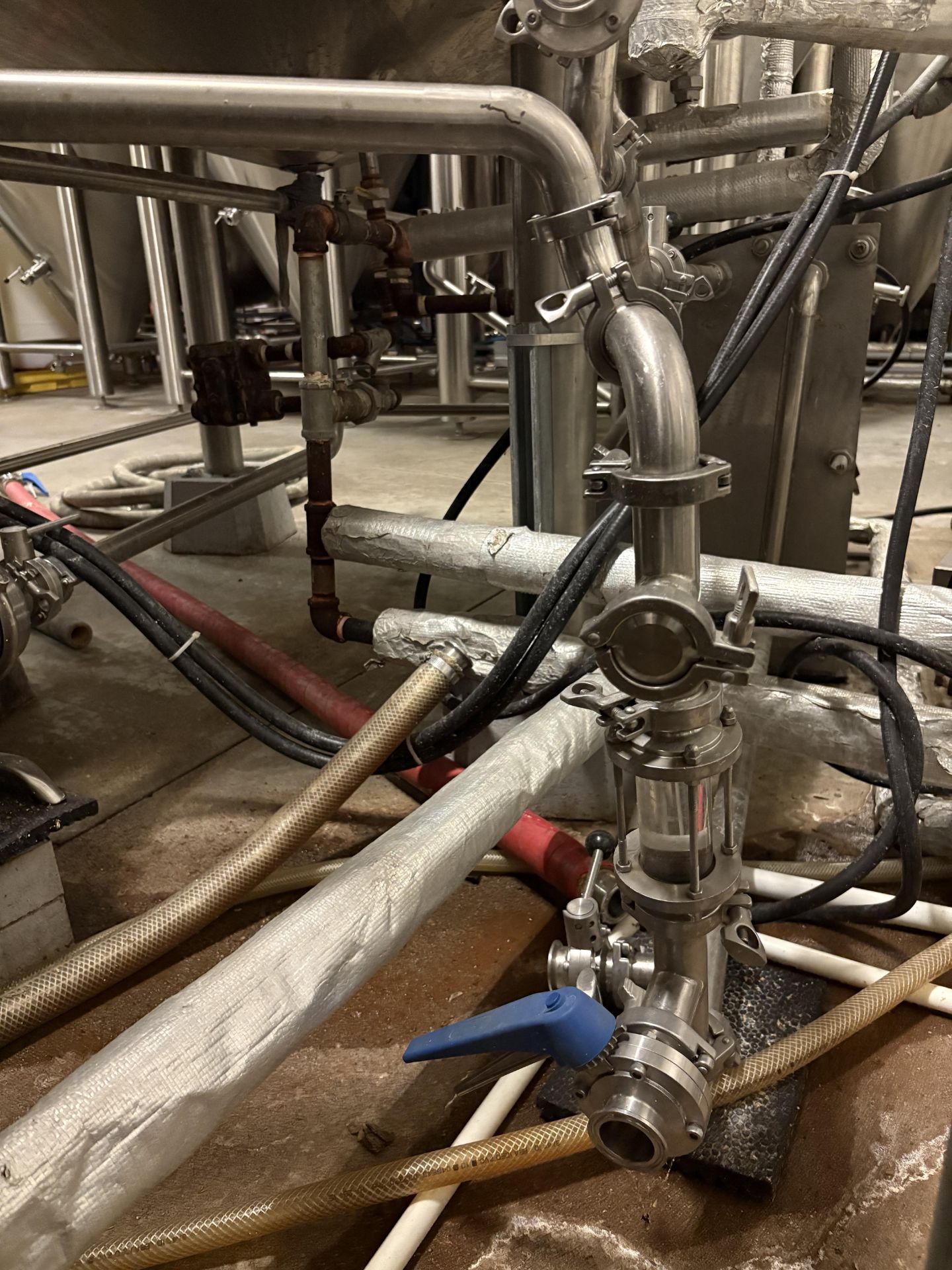 *BULK LOT* Complete 2016 HGMC Brewhouse w/ Mash & Lauter Tuns, Heat Tank, Plate Exchanger, Platform - Image 45 of 51