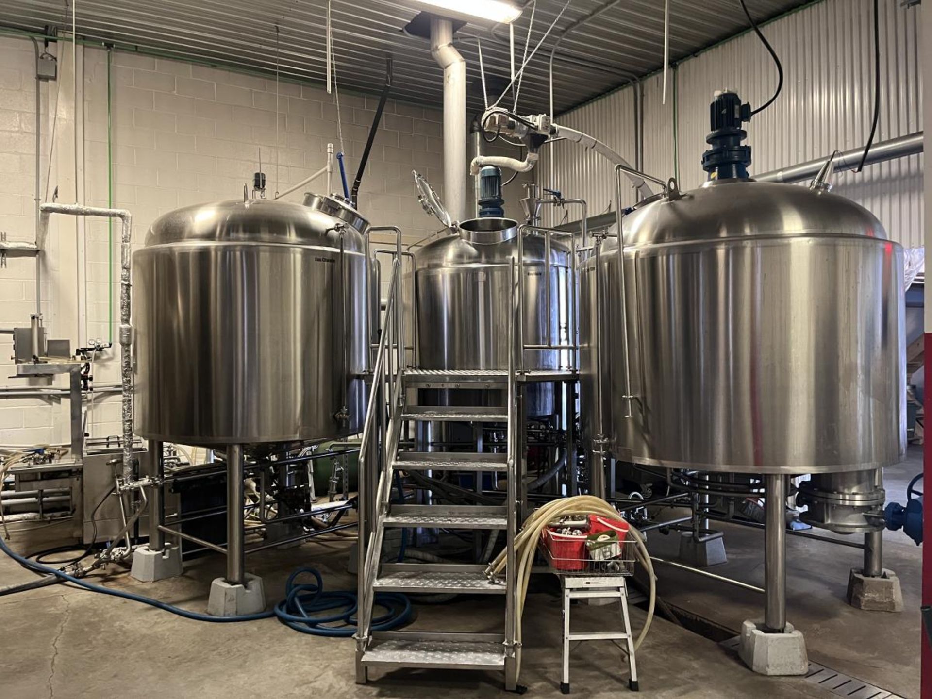 *BULK LOT* Complete 2016 HGMC Brewhouse w/ Mash & Lauter Tuns, Heat Tank, Plate Exchanger, Platform - Image 46 of 51