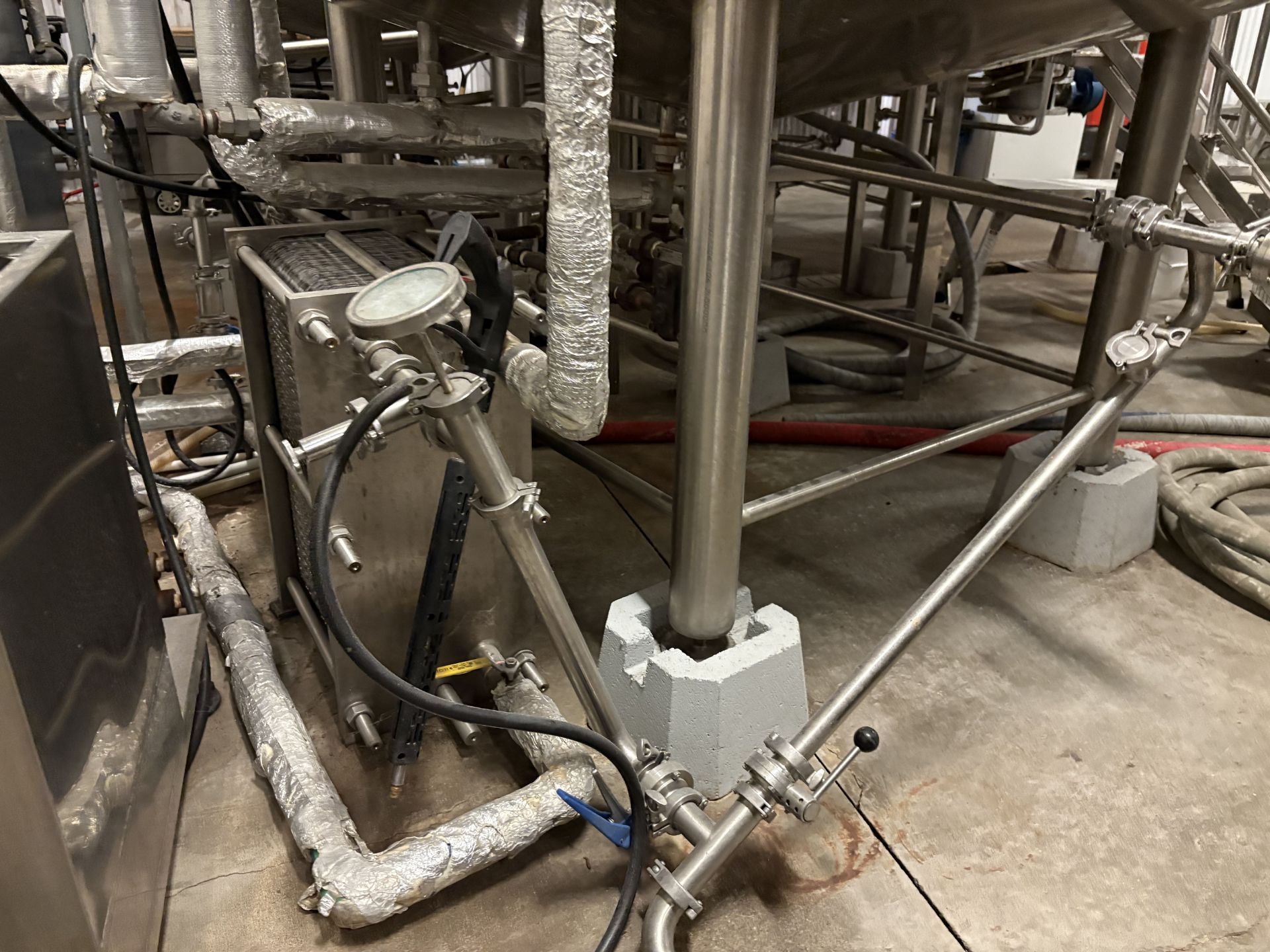 *BULK LOT* Complete 2016 HGMC Brewhouse w/ Mash & Lauter Tuns, Heat Tank, Plate Exchanger, Platform - Image 14 of 51