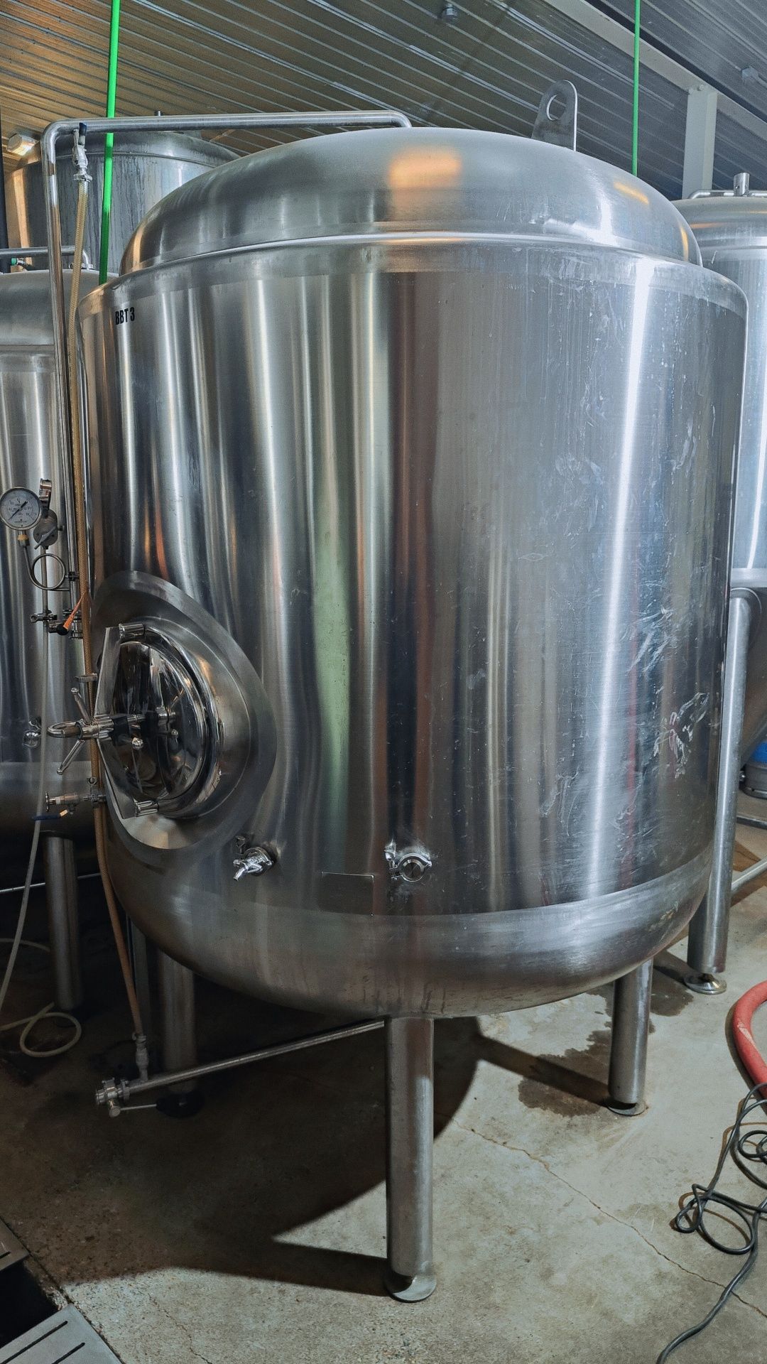 2000 Litre HGMC SS304L Double Jacketed Brite Beer Tank (2016) - Image 2 of 9