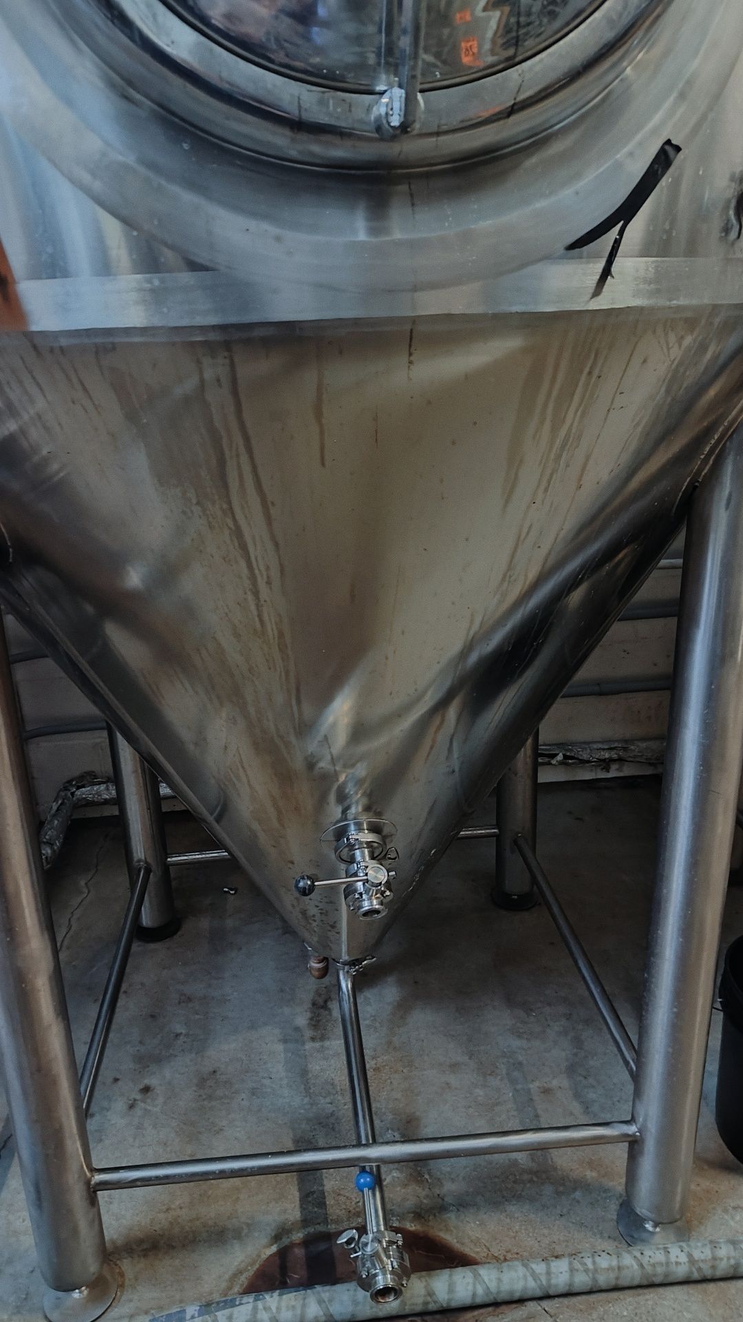 2,000 Litre Double Jacketed HGMC Cone-Bottom Fermentation Tank, CIP, Manway, SS 304 (yr. 2016) - Image 6 of 10