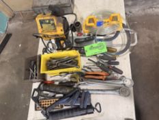 LOT OF HAND TOOLS