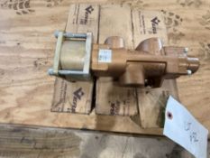 LOT OF 4 BRAND NEW VERSA PNEUMATIC DIRECT VALVES