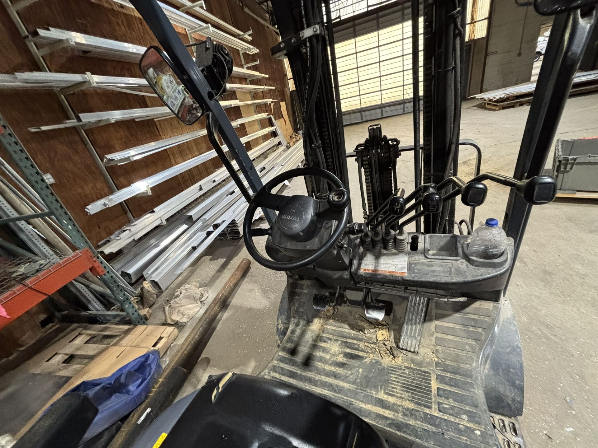 Toyota Propane Powered Forklift Model 8FGCU25, Solid Tires, 5000 lb. Capacity, 189" Vertical Lift, - Image 4 of 4