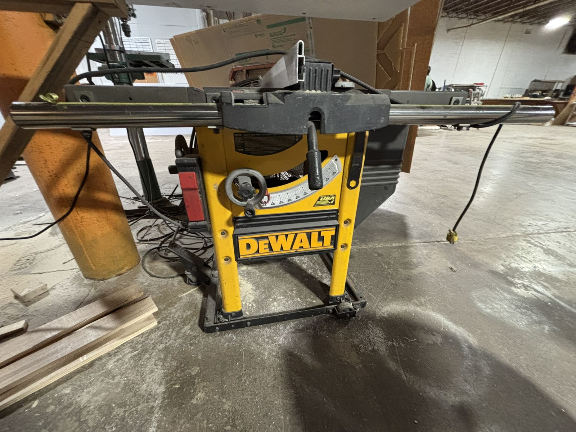DeWalt Model DW746 10" Cabinet Table Saw