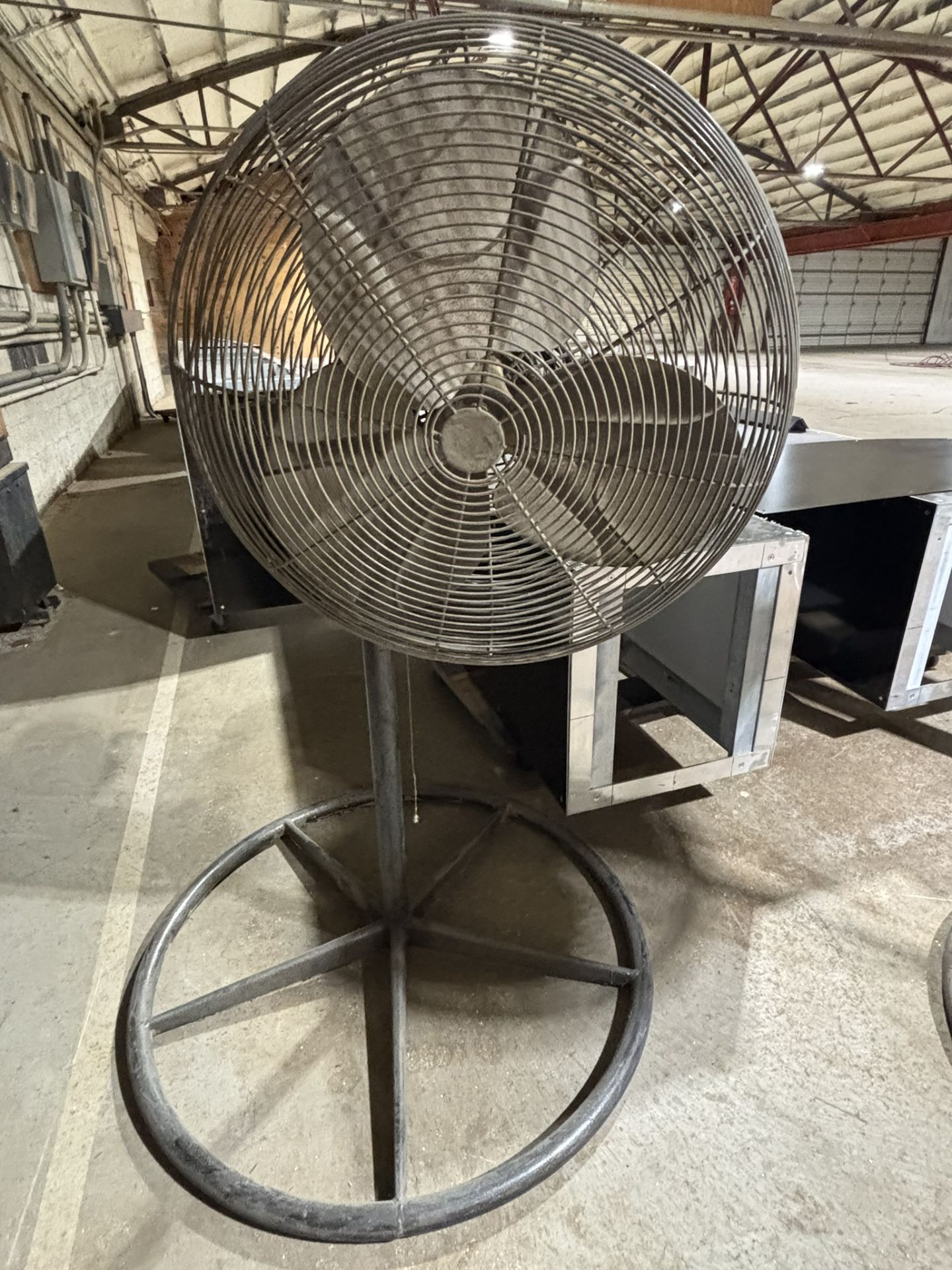 24" Pedestal Shop Fan