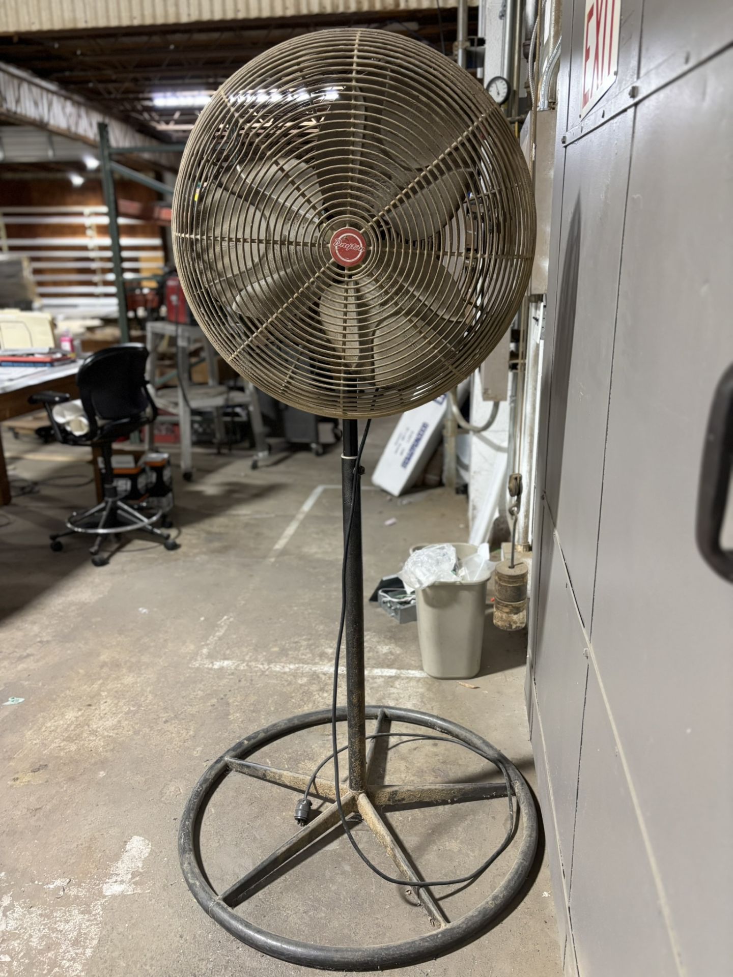 Dayton 24" Pedestal Fan