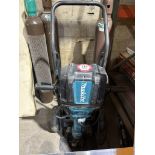 Makita 70 lb. Advanced AVT Breaker Hammer, Model HM1812