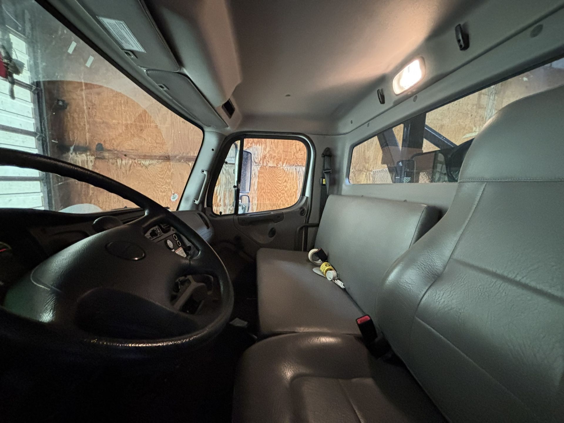 2019 FREIGHLINER M2 106 Crane Truck with ELLIOTT L60 Mounted Crane, 6.7L I6, Diesel - Image 13 of 20