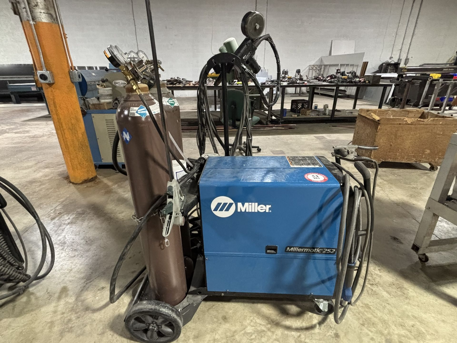 Miller Millermatic 252 MIG Welder