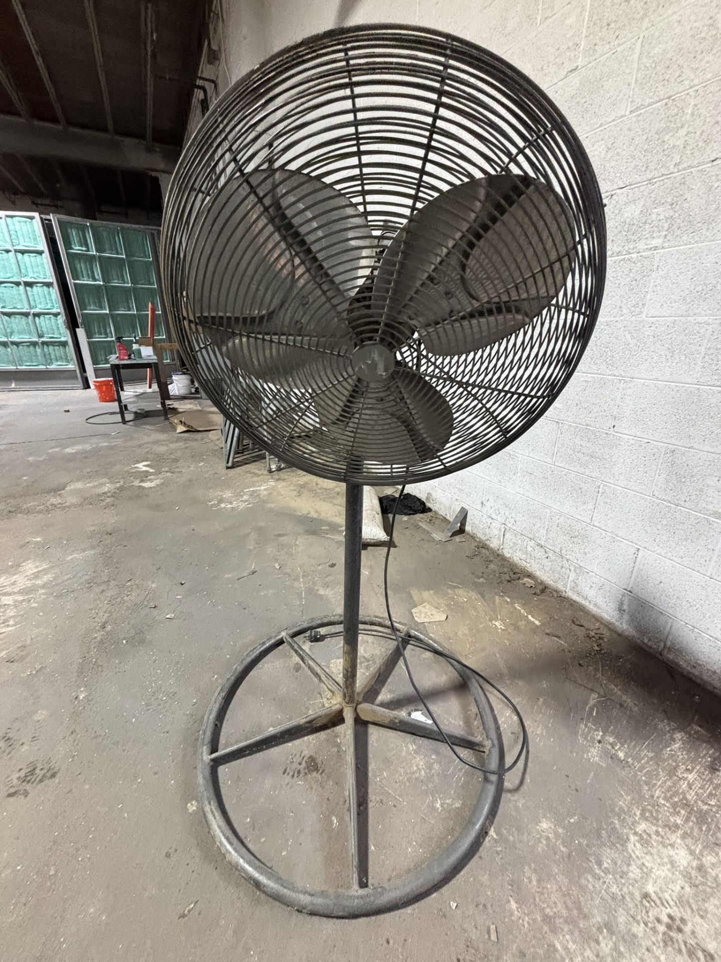 24" Standing Shop Fan