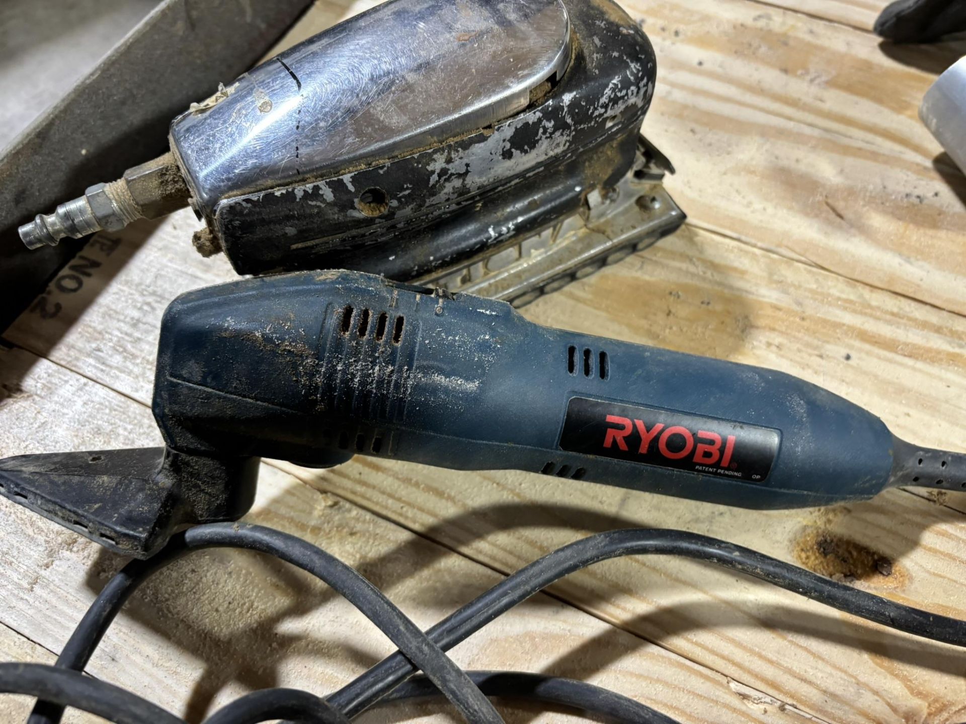 Stanley 4" Belt Sander + Portable Model 352VS 3" x 21" Sander + Ryobi Corded Handheld Sander - Image 4 of 4