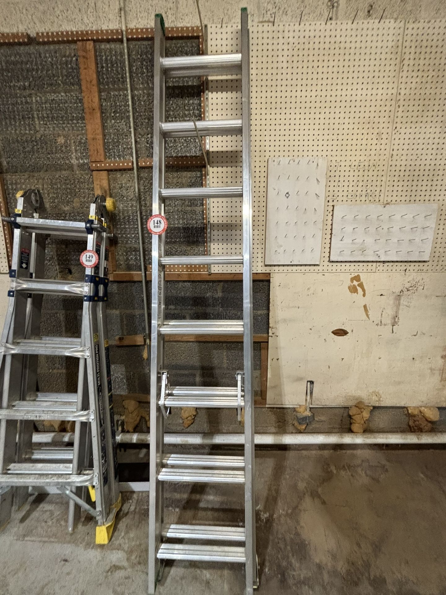 Werner 16"' Aluminum Extension Ladder