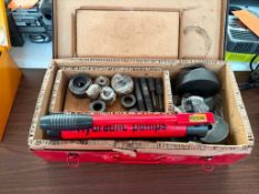 T15D10-02 HYDRAULIC PRESS PUNCH DRIVER W/ACCESSORIES, METAL BOX